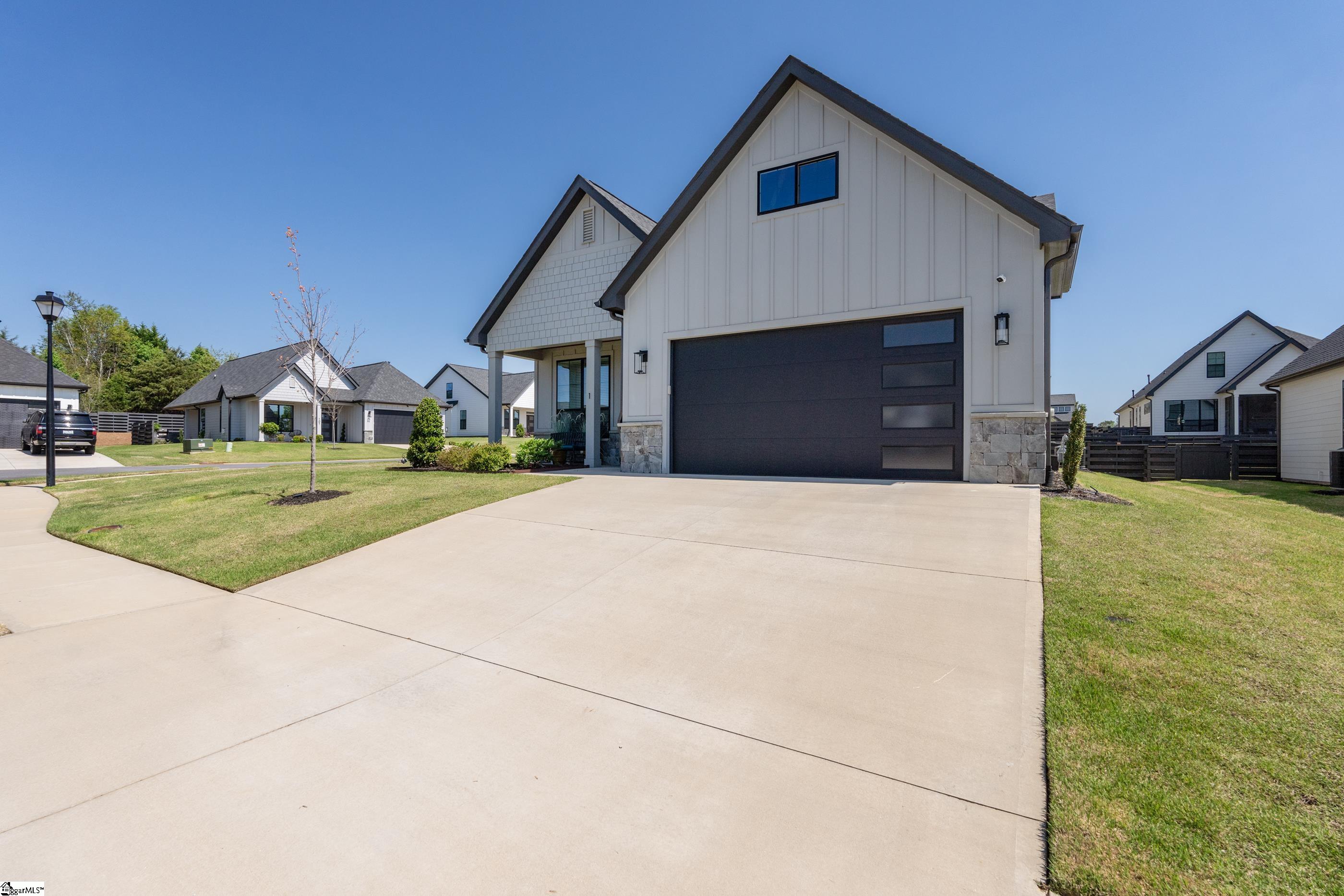Simpsonville, South Carolina, 29680, United States, 4 Bedrooms Bedrooms, ,3 BathroomsBathrooms,Residential,For Sale,1925678