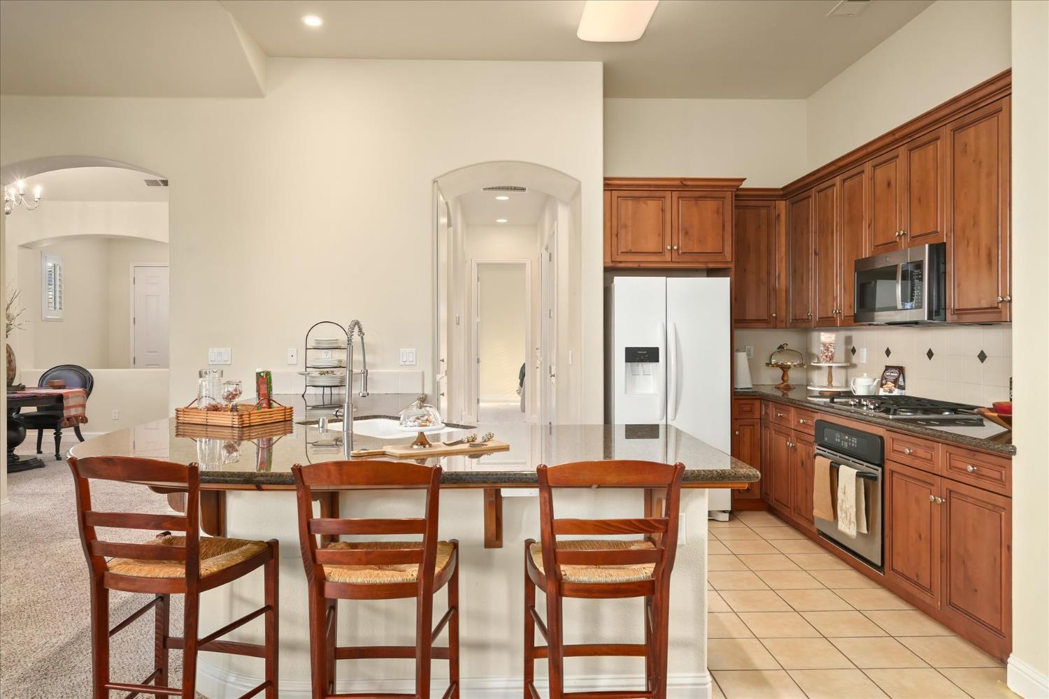 Clovis, California, 93619, United States, 3 Bedrooms Bedrooms, ,2 BathroomsBathrooms,Residential,For Sale,1942854