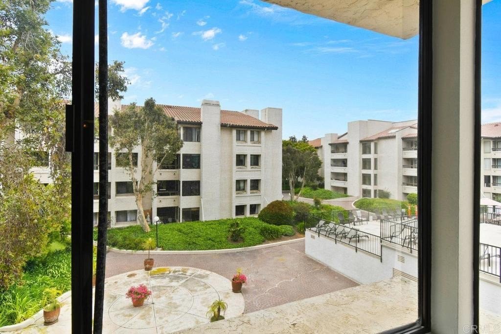 San Diego, California, 92110, United States, 2 Bedrooms Bedrooms, ,2 BathroomsBathrooms,Residential,For Sale,1804693