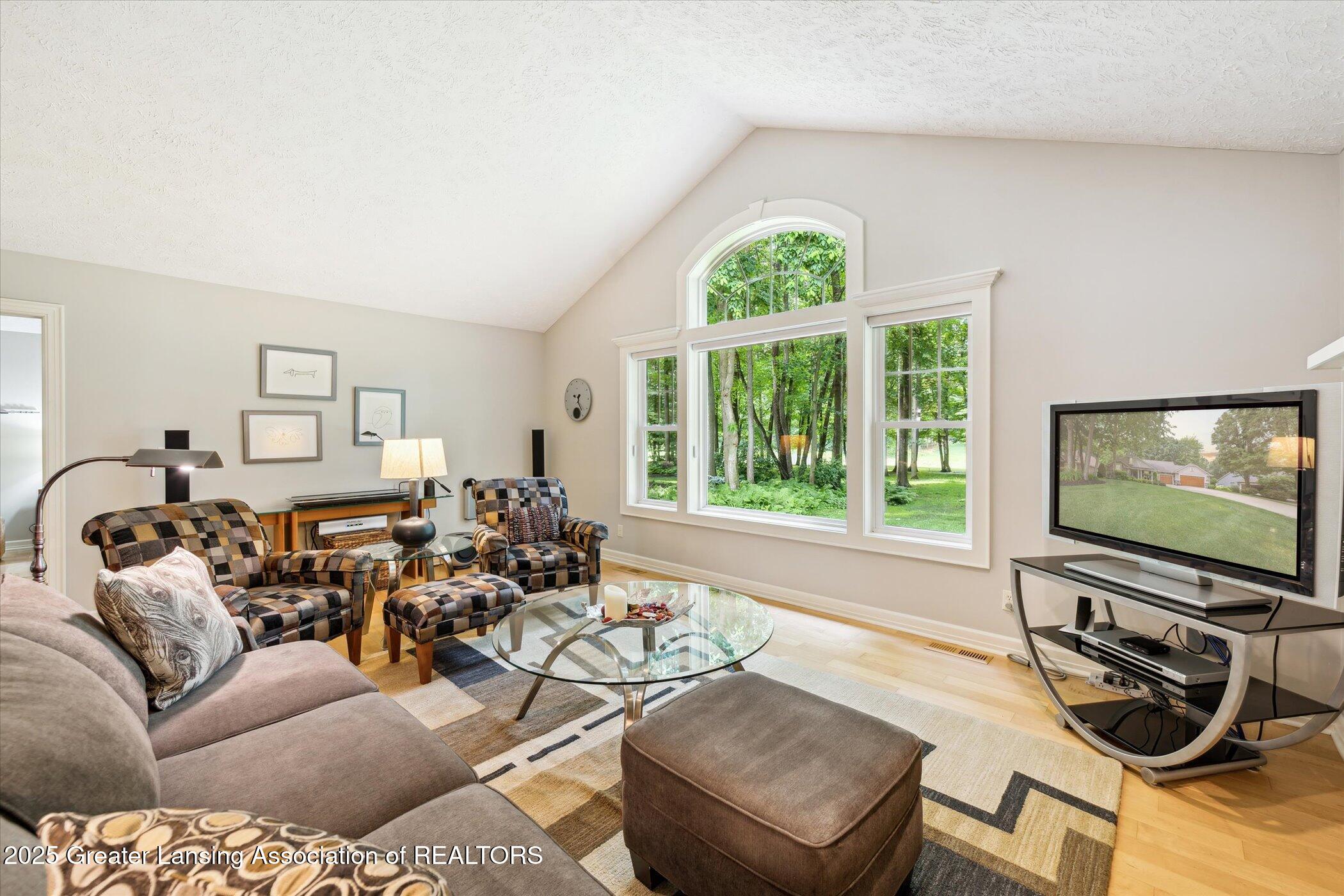 Bath, Michigan, 48808, United States, 4 Bedrooms Bedrooms, ,3 BathroomsBathrooms,Residential,For Sale,1890488