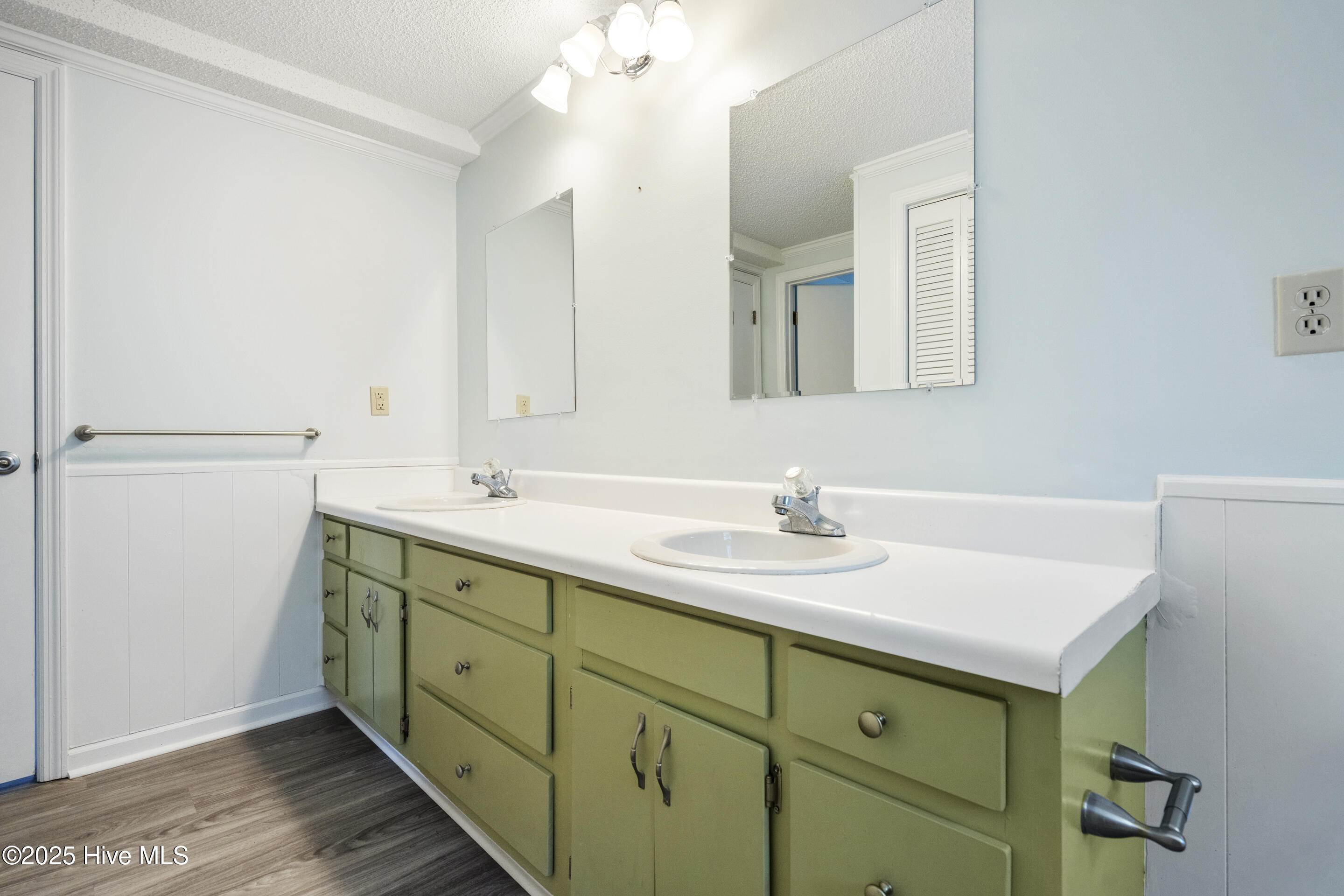 Surf City, North Carolina, 28445, United States, 3 Bedrooms Bedrooms, ,2 BathroomsBathrooms,Residential,For Sale,1794333