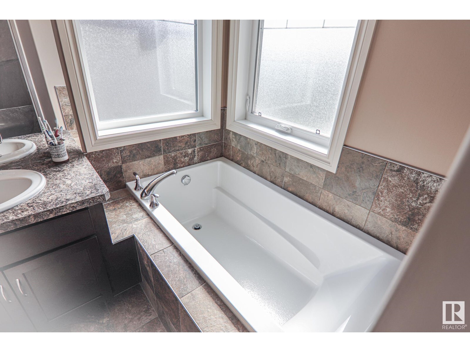 EDMONTON, Alberta, T5T 6L3, CA, 3 Bedrooms Bedrooms, ,2 BathroomsBathrooms,Residential,For Sale,1907674