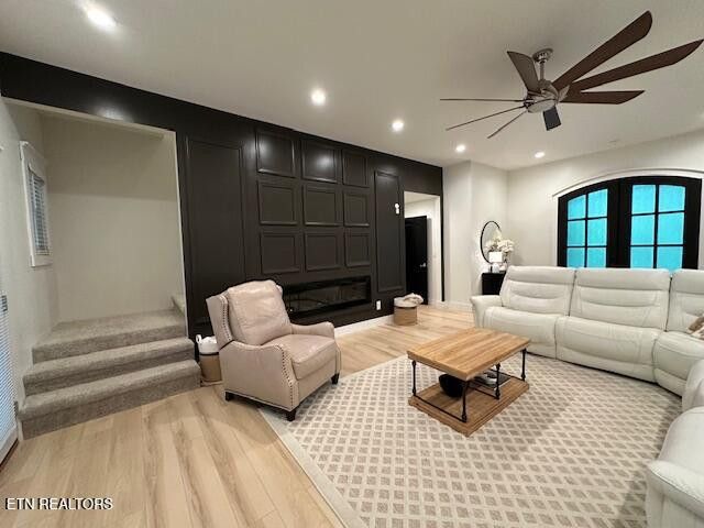 Middlesboro, Kentucky, 40965, United States, 5 Bedrooms Bedrooms, ,4 BathroomsBathrooms,Residential,For Sale,1915642