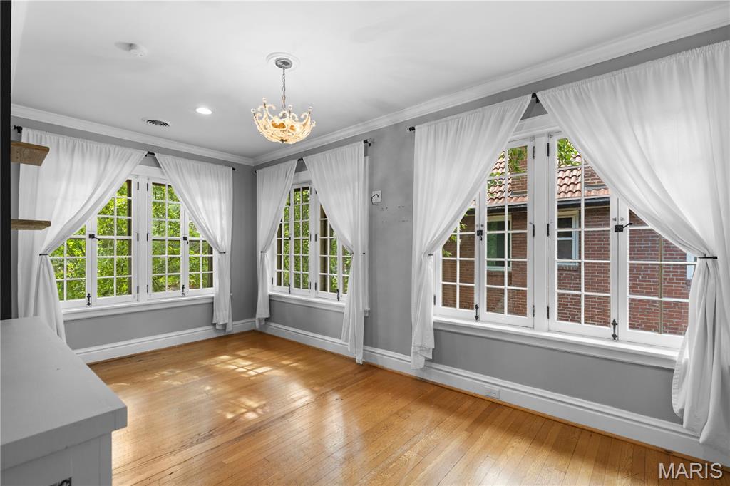 University City, Missouri, 63130, United States, 3 Bedrooms Bedrooms, ,2 BathroomsBathrooms,Residential,For Sale,1919810