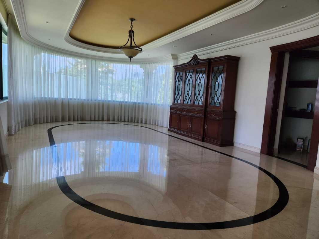 Monta?a, Atizapán de Zaragoza, Estado de México, 52936, Mexico, 4 Bedrooms Bedrooms, ,4 BathroomsBathrooms,Residential,For Sale,Monta?a,1623075