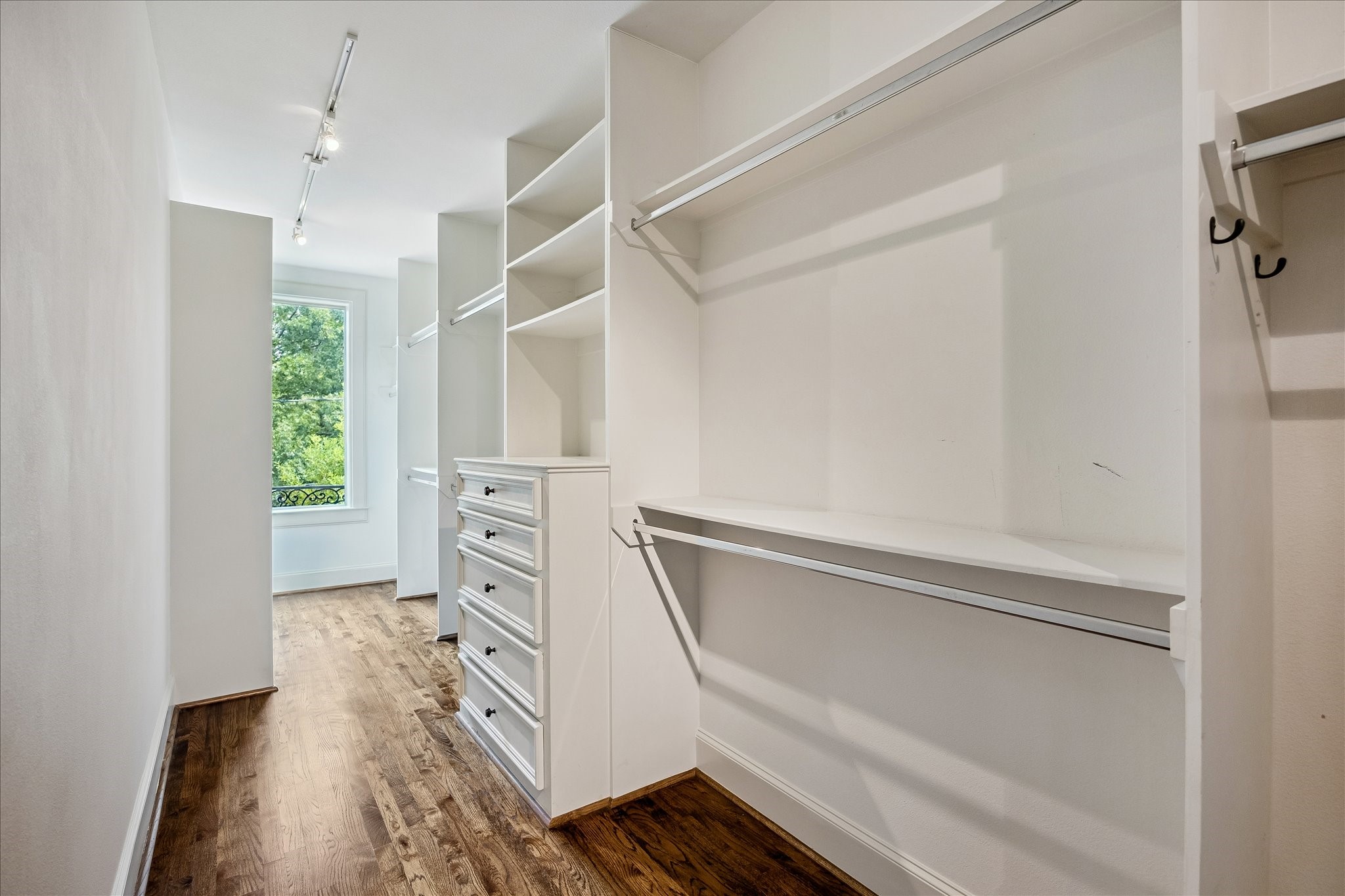  415 Reinerman Street B - 物件實景