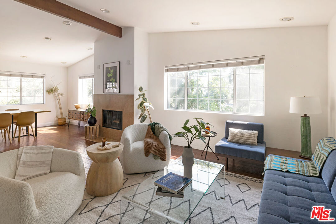 Los Angeles, California, 90039, United States, 3 Bedrooms Bedrooms, ,4 BathroomsBathrooms,Residential,For Sale,1924796