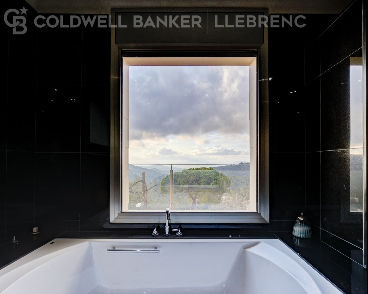 Barcelona, Barcelona, Sarri? - Sant Gervasi, Vallv, Barcelona, Catalonia, ES, 7 Bedrooms Bedrooms, ,6 BathroomsBathrooms,Residential,For Sale,Barcelona, Barcelona, Sarri? - Sant Gervasi, Vallv,1613129