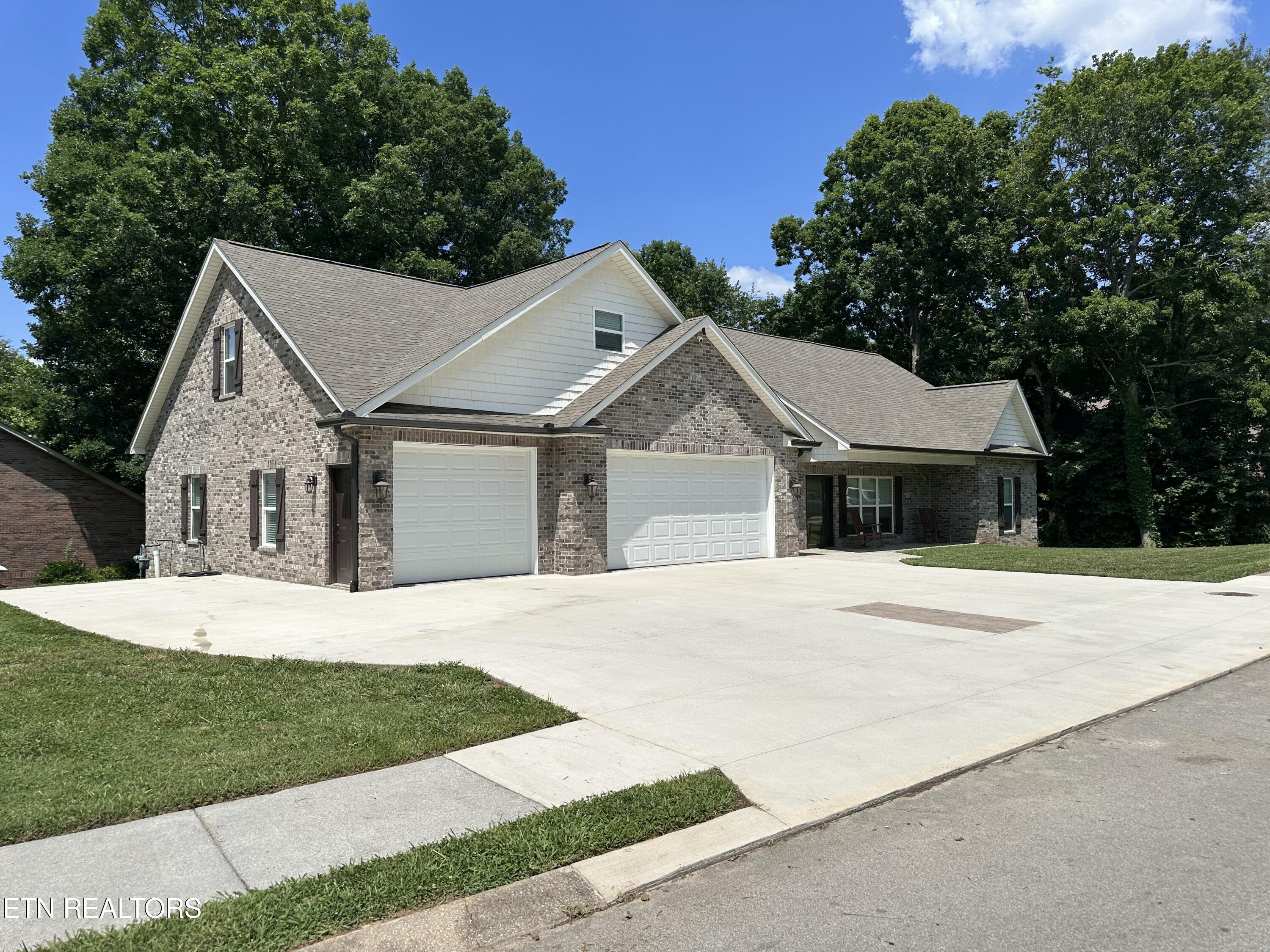 Maryville, Tennessee, 37804, United States, 5 Bedrooms Bedrooms, ,3 BathroomsBathrooms,Residential,For Sale,1927835