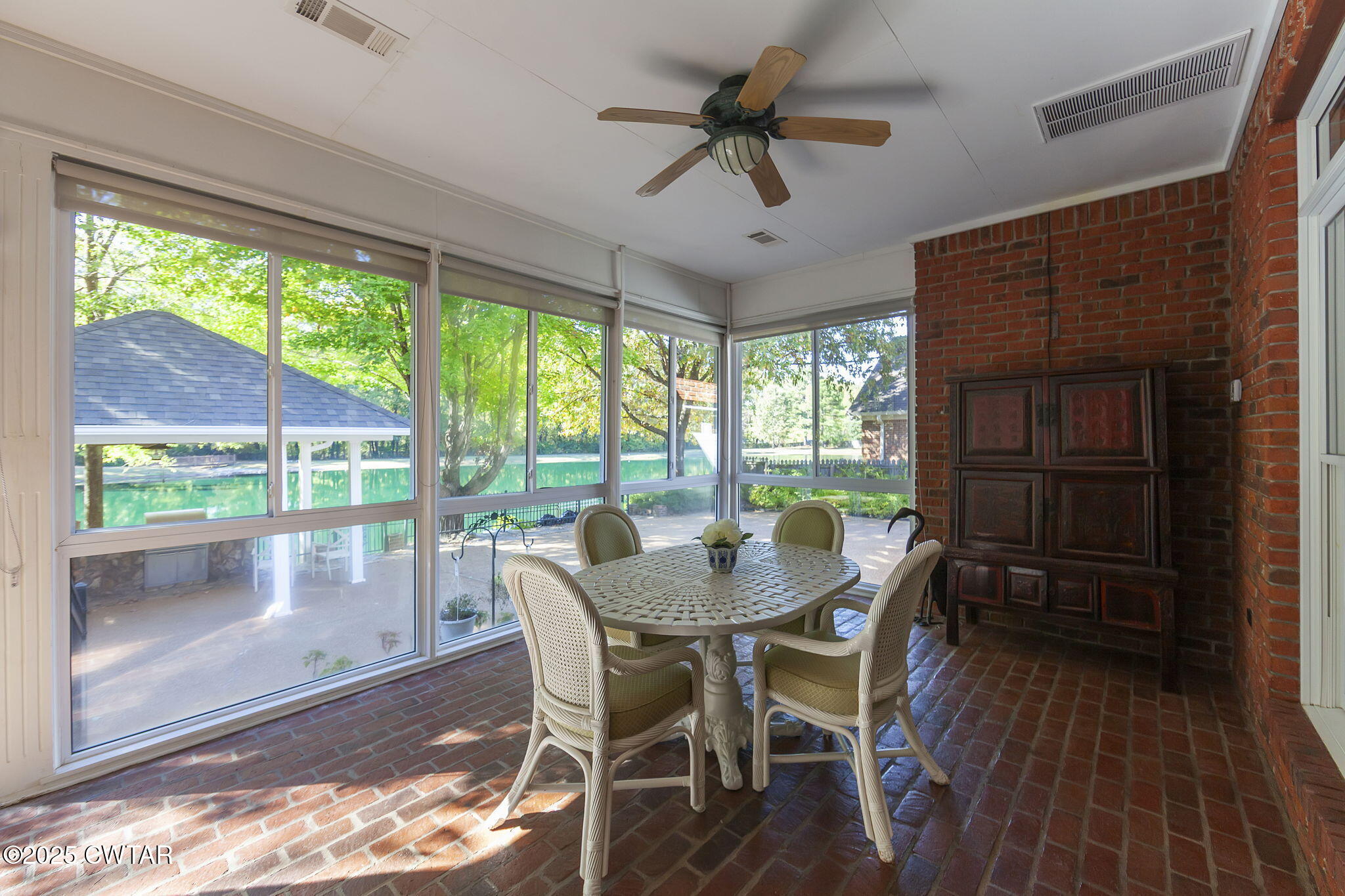 Jackson, Tennessee, 38305, United States, 4 Bedrooms Bedrooms, ,4 BathroomsBathrooms,Residential,For Sale,1991203