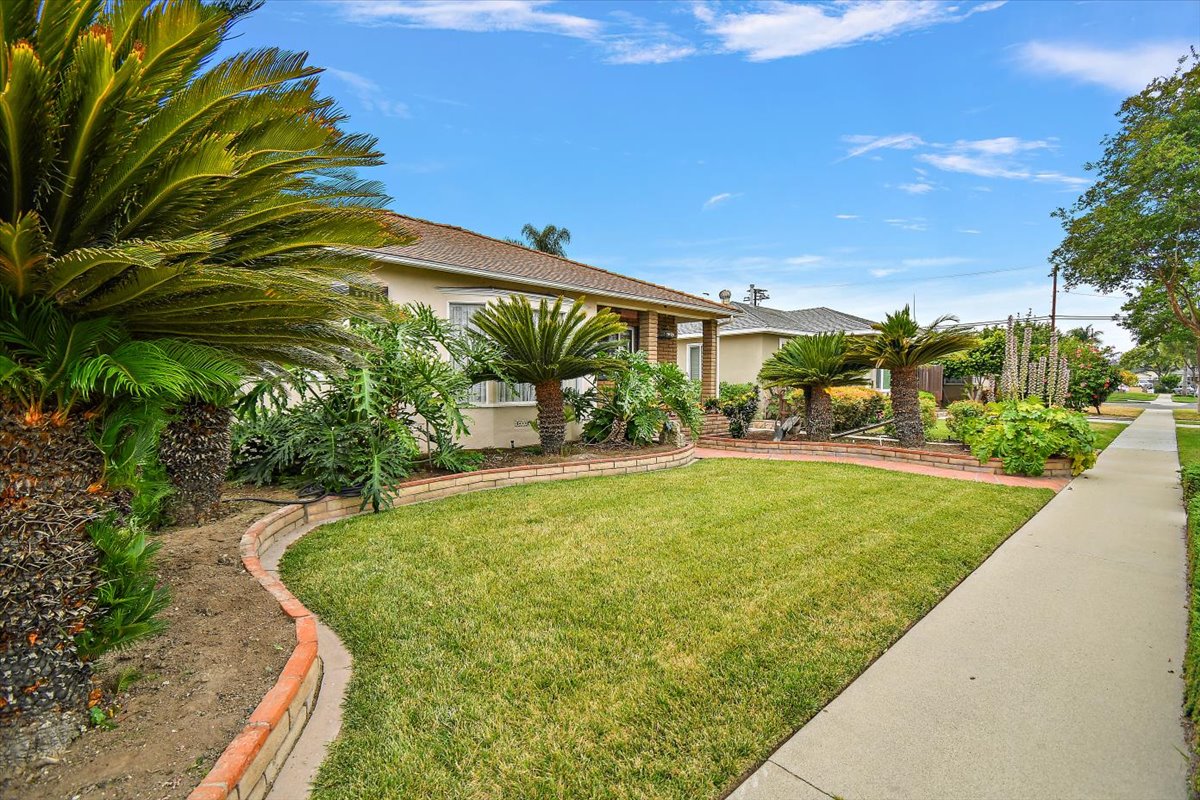 Lakewood, California, 90713, United States, 3 Bedrooms Bedrooms, ,1 BathroomBathrooms,Residential,For Sale,1927996