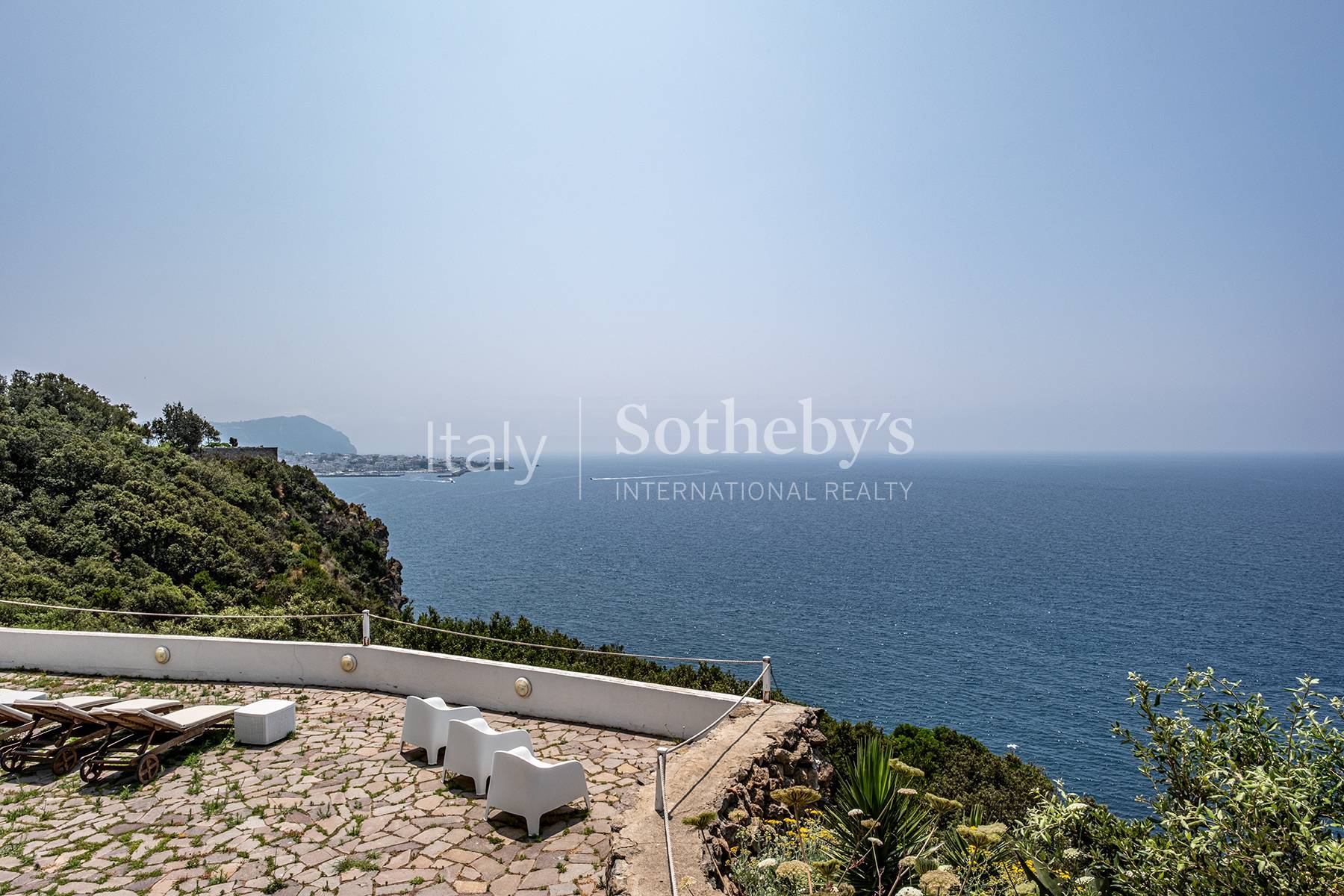  Charming seafront villa in Punta Caruso - 物件實景
