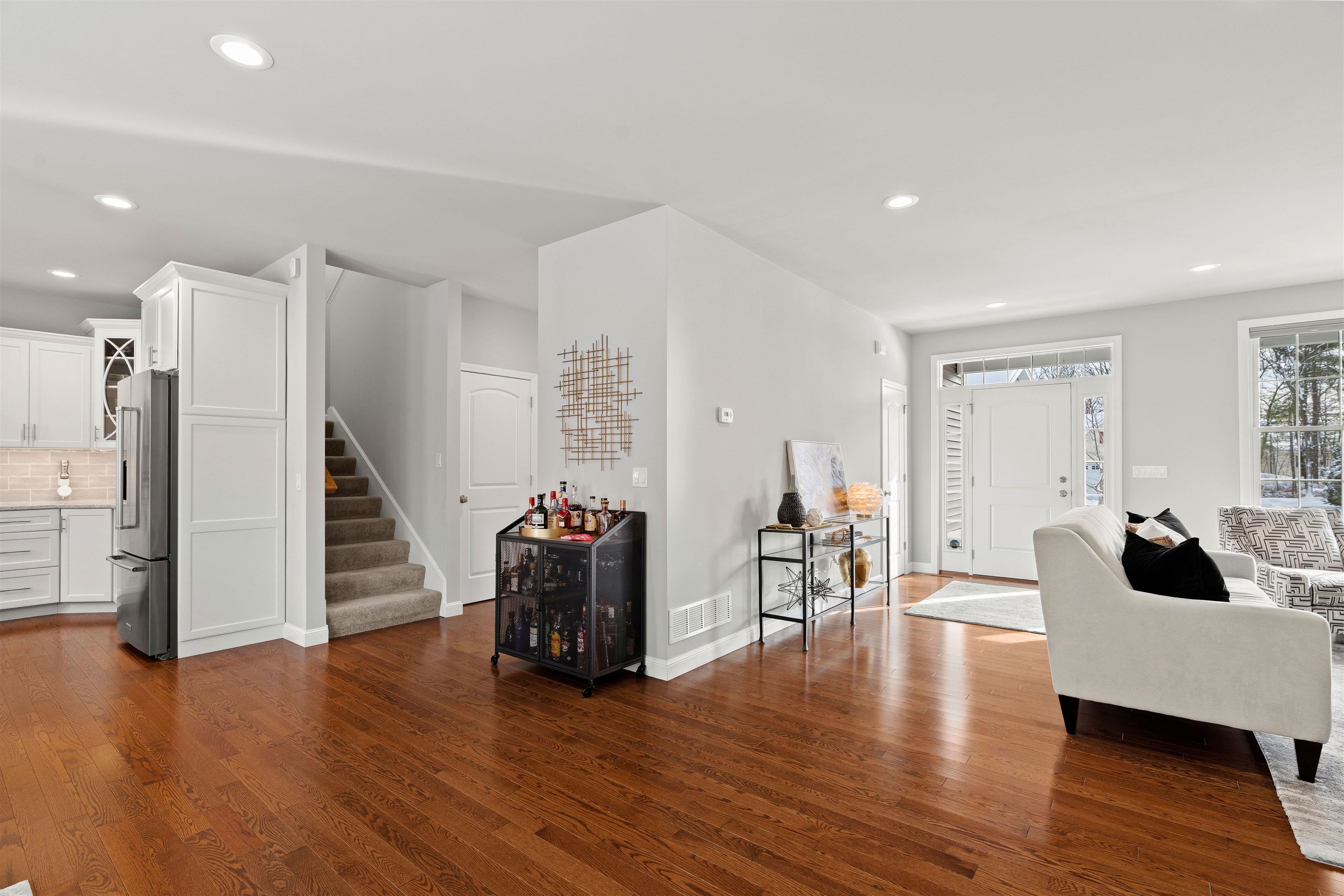 Manchester, New Hampshire, 03102, United States, 3 Bedrooms Bedrooms, ,3 BathroomsBathrooms,Residential,For Sale,2003193