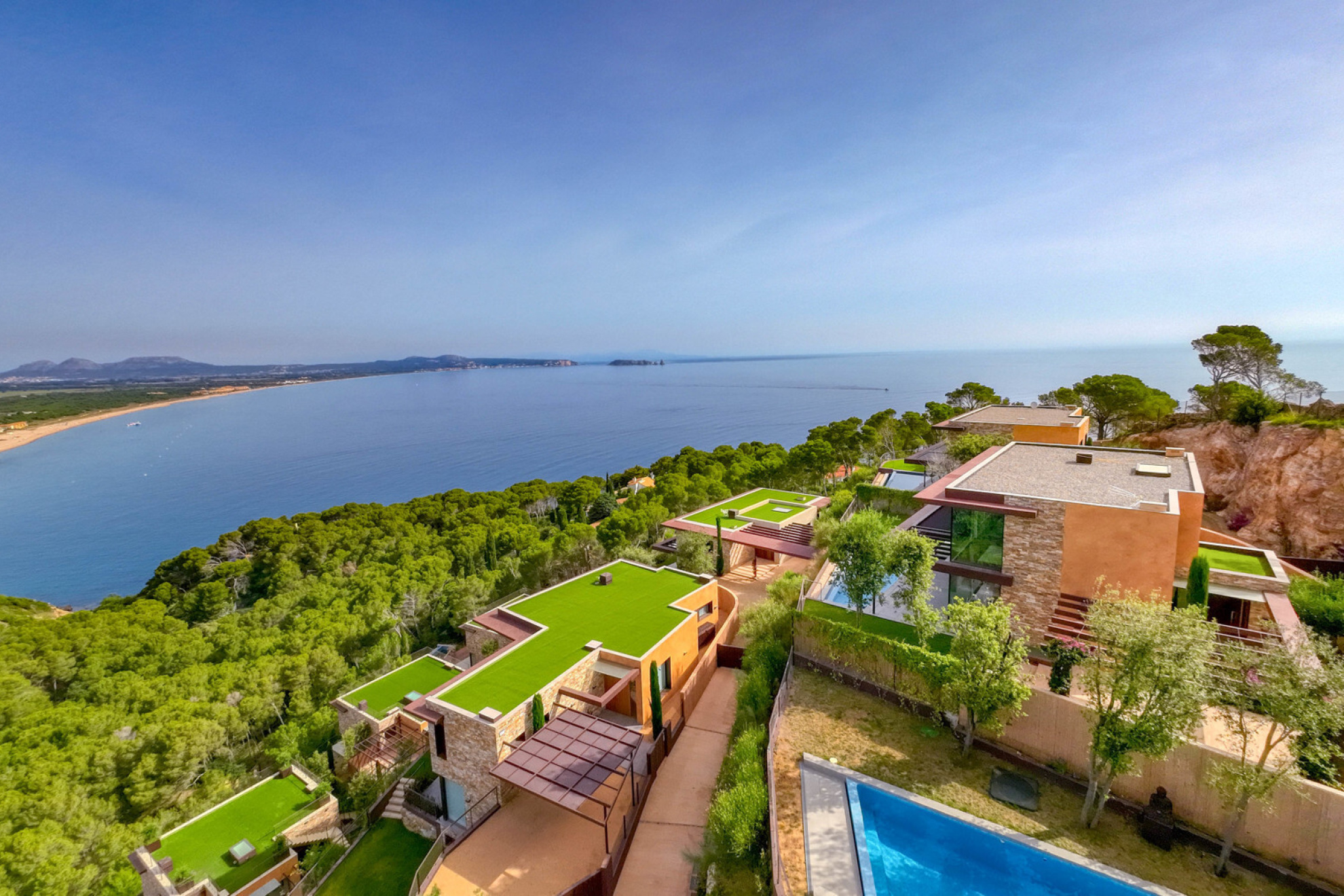  House with swimming pool and sea views in private urbanization in Sa Riera. - 物件實景