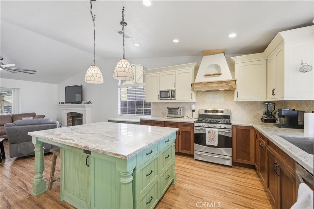 Lake Elsinore, California, 92530, United States, 3 Bedrooms Bedrooms, ,2 BathroomsBathrooms,Residential,For Sale,1977522