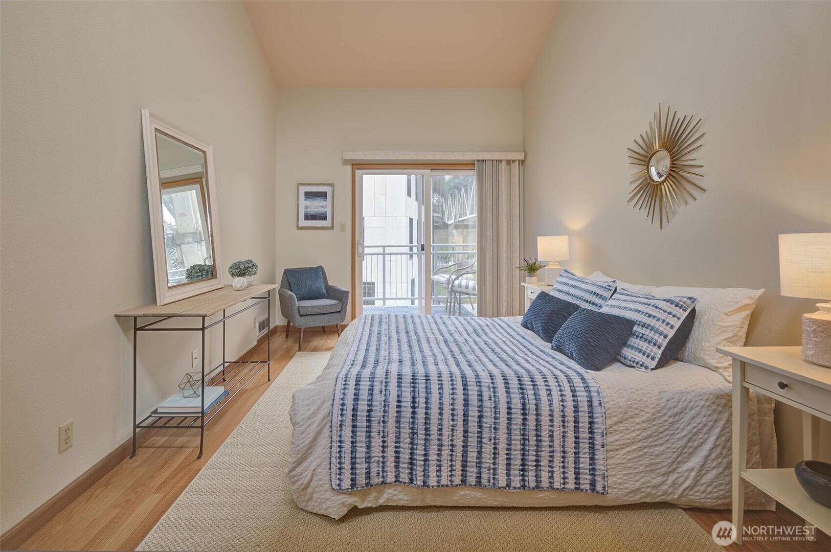 SEATTLE, Washington, 98103, United States, 2 Bedrooms Bedrooms, ,2 BathroomsBathrooms,Residential,For Sale,1794014