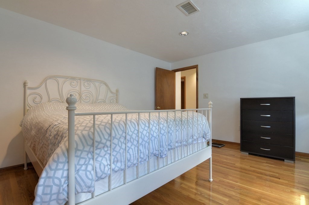 20 Fairview St, Quincy, Massachusetts, 02169, United States, 5 Bedrooms Bedrooms, ,4 BathroomsBathrooms,Residential,For Sale,20 Fairview St,1010542