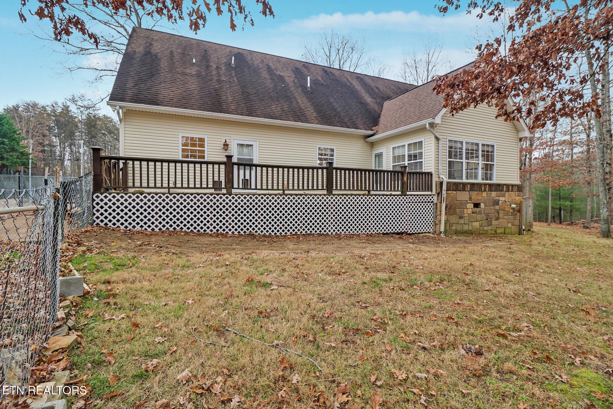 Crossville, Tennessee, 38572, United States, 2 Bedrooms Bedrooms, ,3 BathroomsBathrooms,Residential,For Sale,1998694