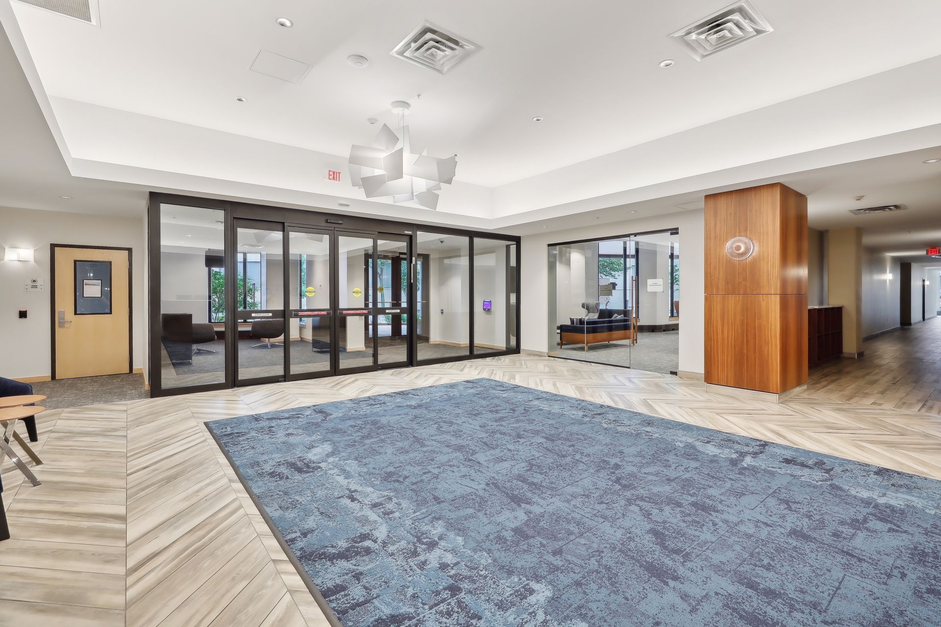  Sophisticated Legacy Condo with Sweeping River Views - 物件實景