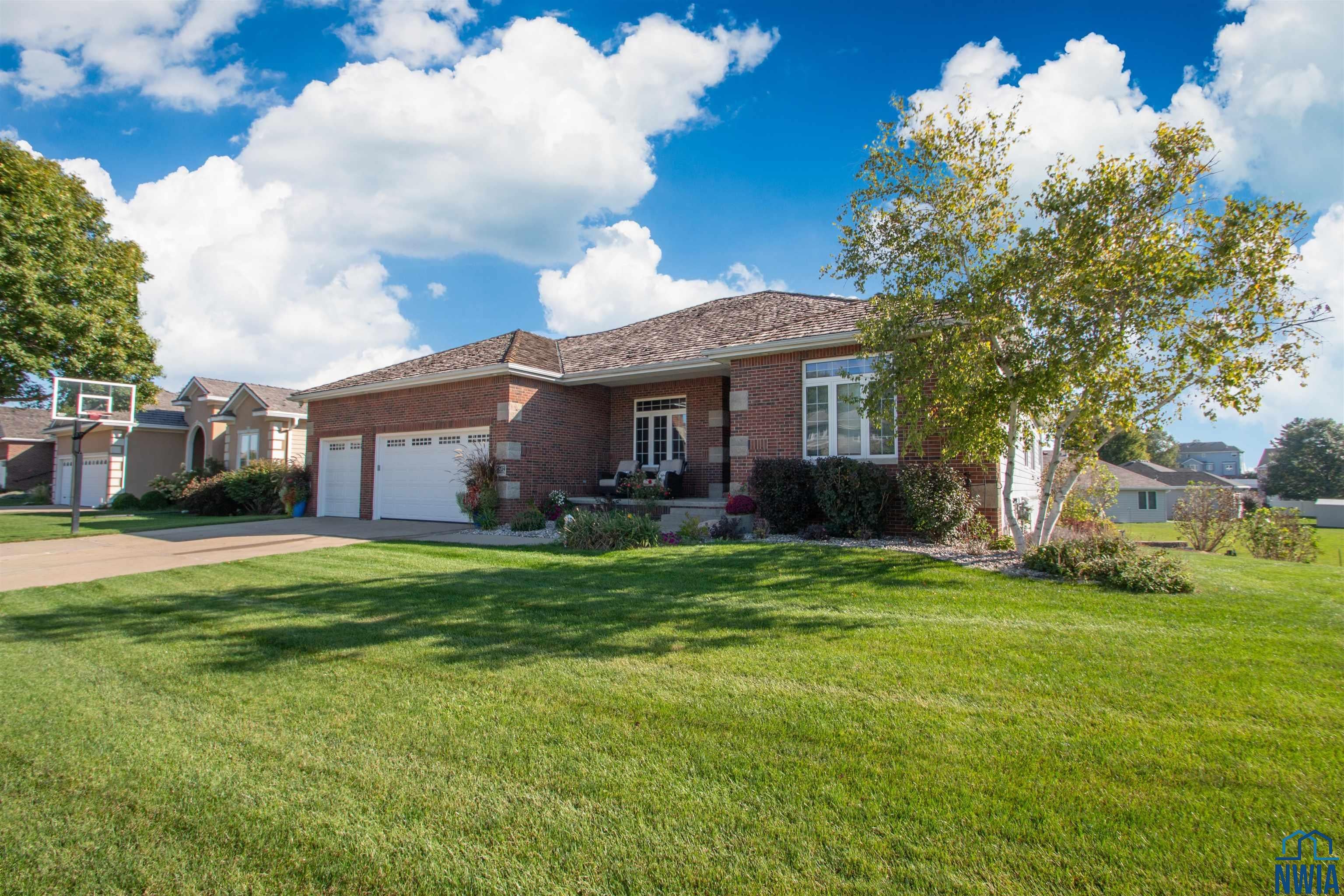 Sioux City, Iowa, 51106, United States, 5 Bedrooms Bedrooms, ,7 BathroomsBathrooms,Residential,For Sale,1976174