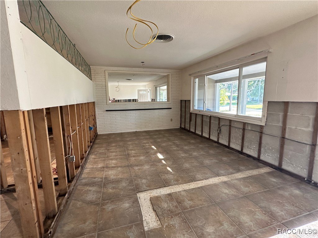 Crystal River, Florida, 34429, United States, 4 Bedrooms Bedrooms, ,3 BathroomsBathrooms,Residential,For Sale,1996734