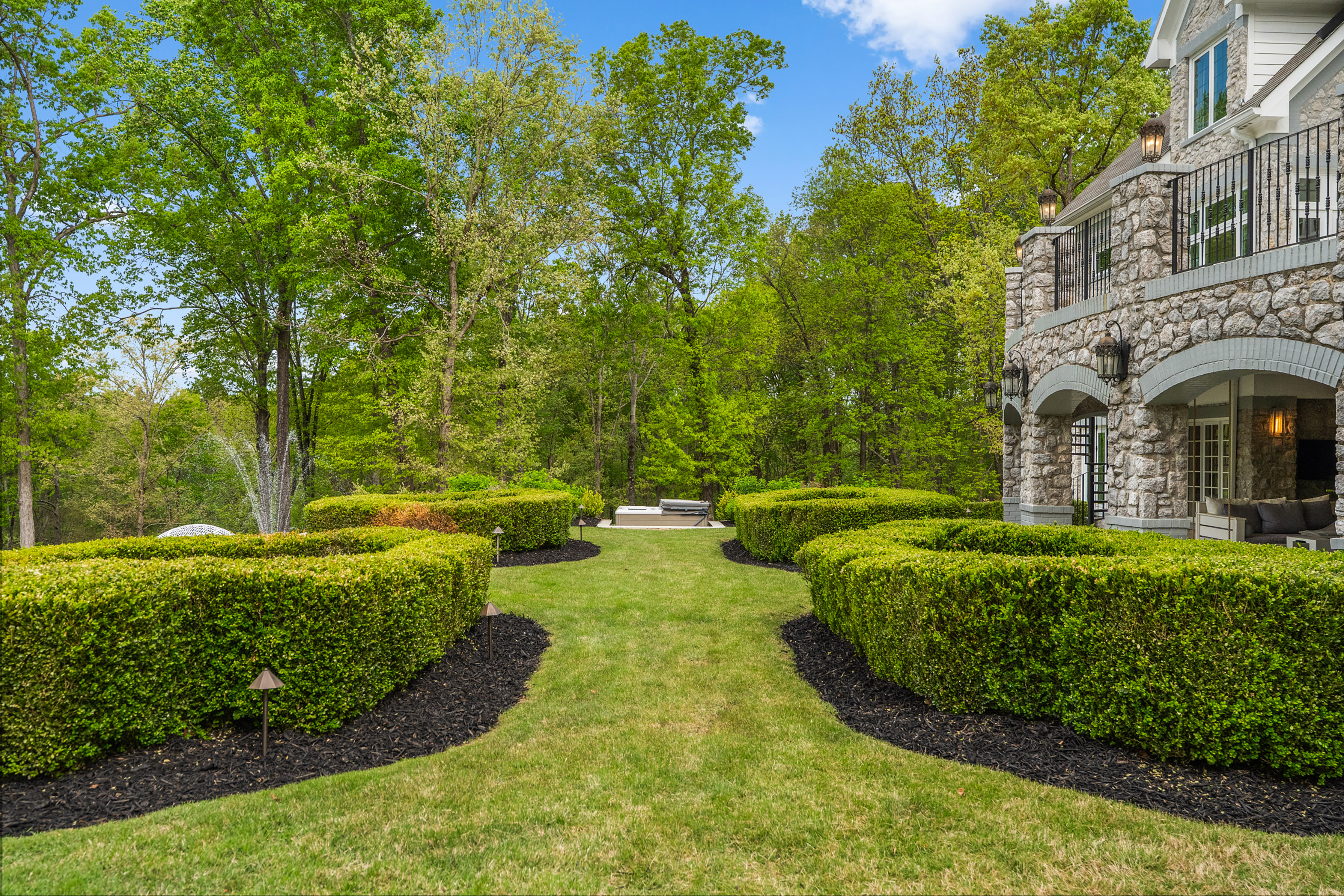  Experience Elevated Living in this Exceptional Estate-Style Residence - 物件實景