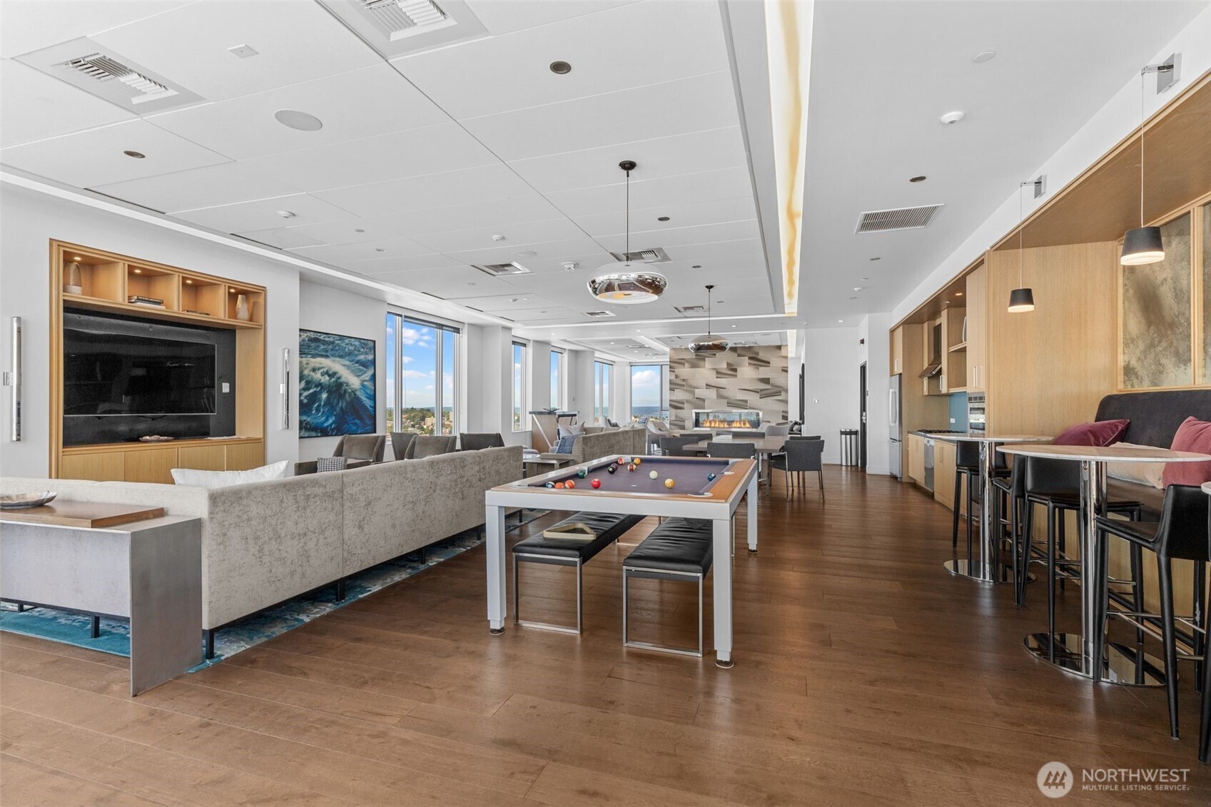 Seattle, Washington, 98101, United States, 2 Bedrooms Bedrooms, ,1 BathroomBathrooms,Residential,For Sale,1897094