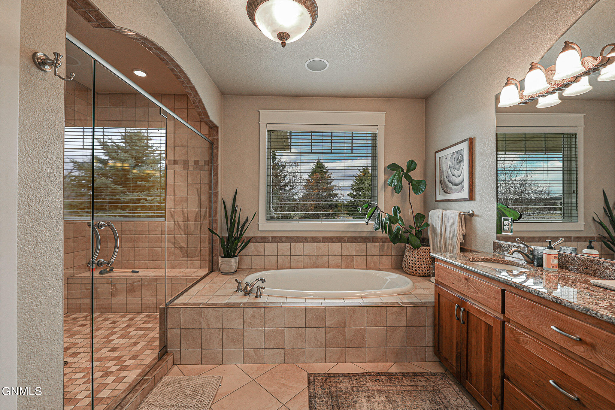 Bismarck, North Dakota, 58503, United States, 6 Bedrooms Bedrooms, ,5 BathroomsBathrooms,Residential,For Sale,1810584