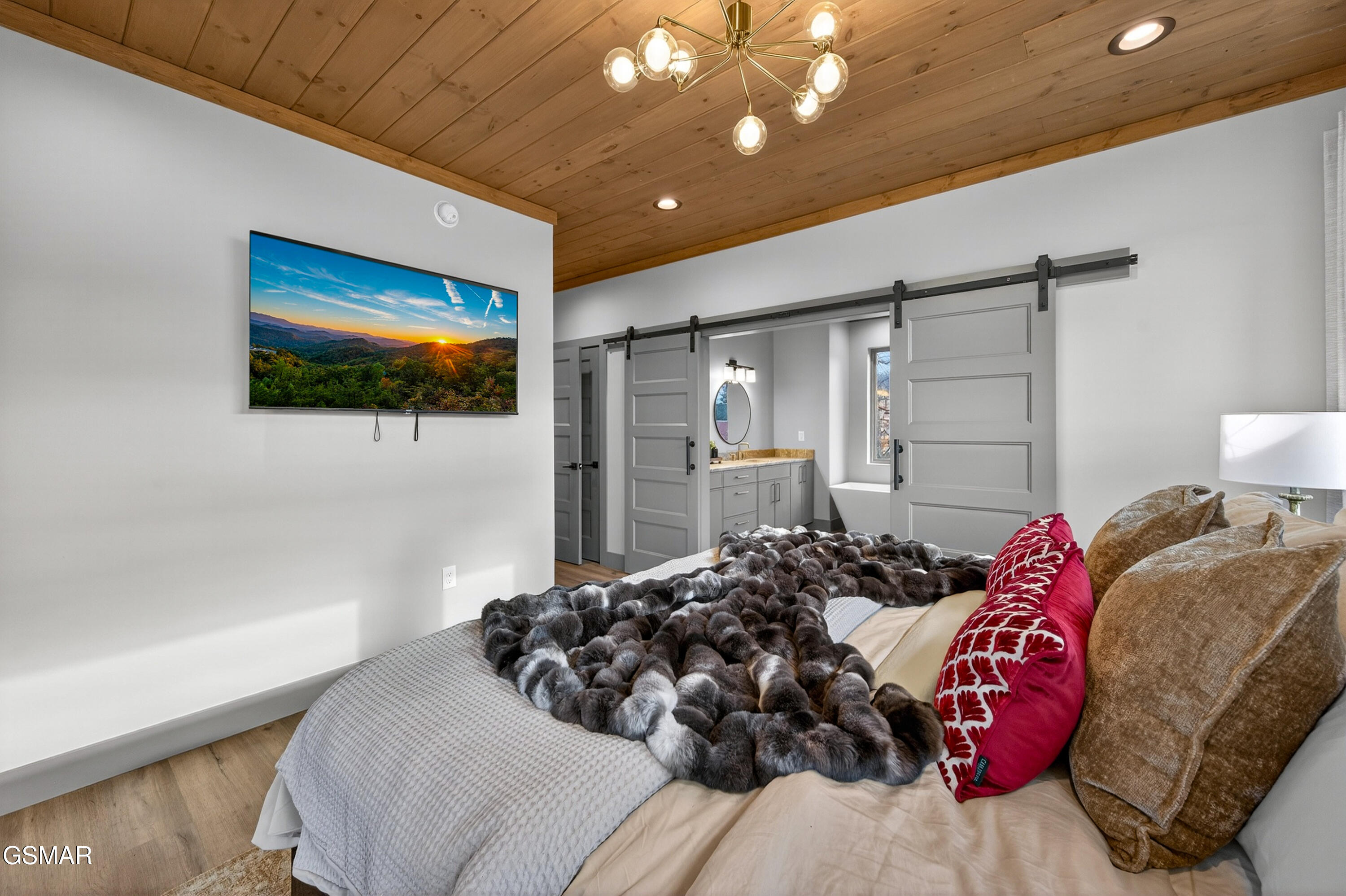 Sevierville, Tennessee, 37862, United States, 5 Bedrooms Bedrooms, ,7 BathroomsBathrooms,Residential,For Sale,2008149