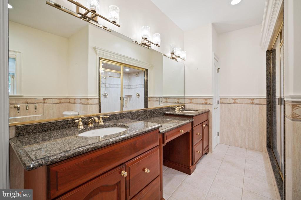 Hammonton, New Jersey, 08037, United States, 5 Bedrooms Bedrooms, ,5 BathroomsBathrooms,Residential,For Sale,1834534
