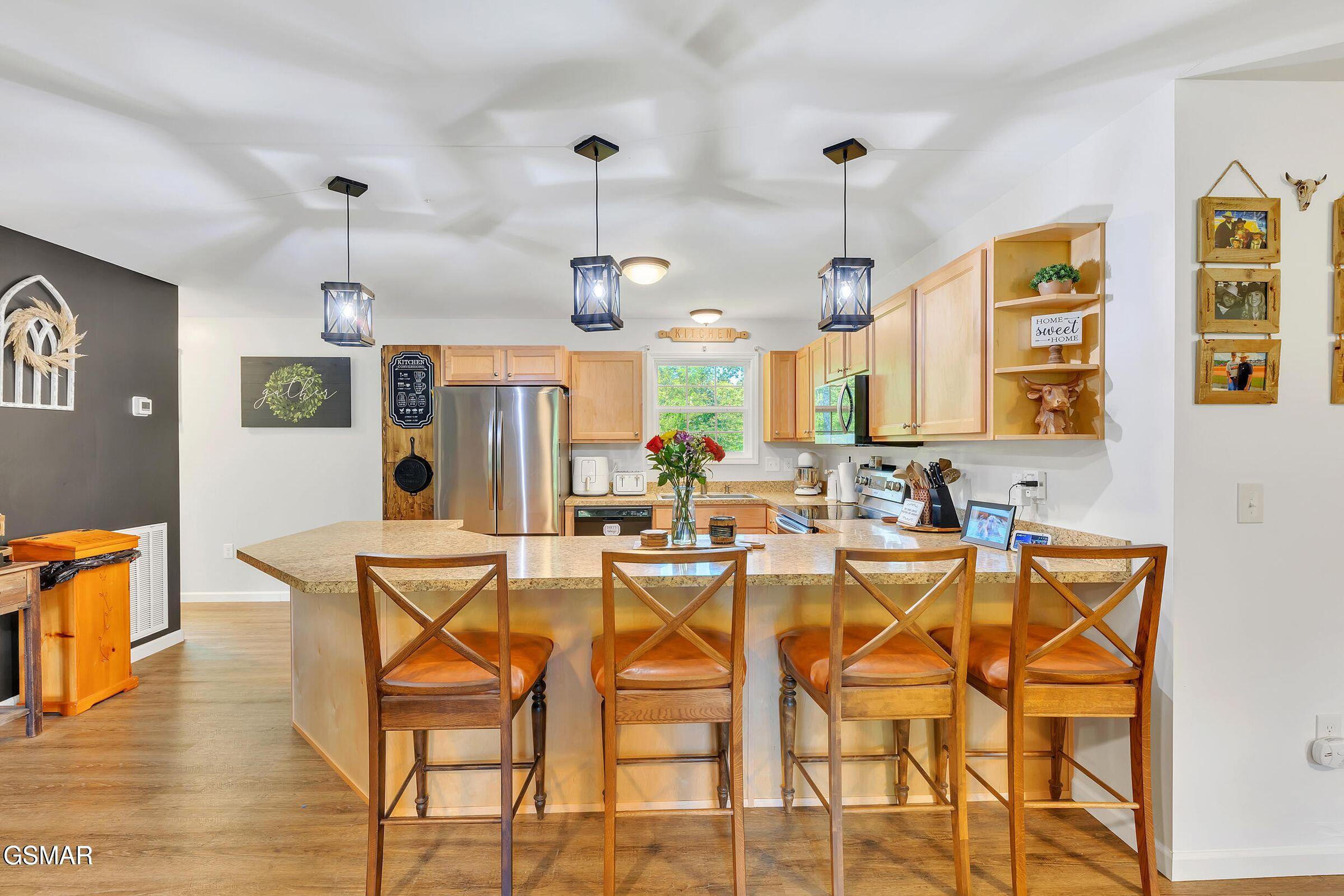 Bybee, Tennessee, 37713, United States, 4 Bedrooms Bedrooms, ,2 BathroomsBathrooms,Residential,For Sale,1980486