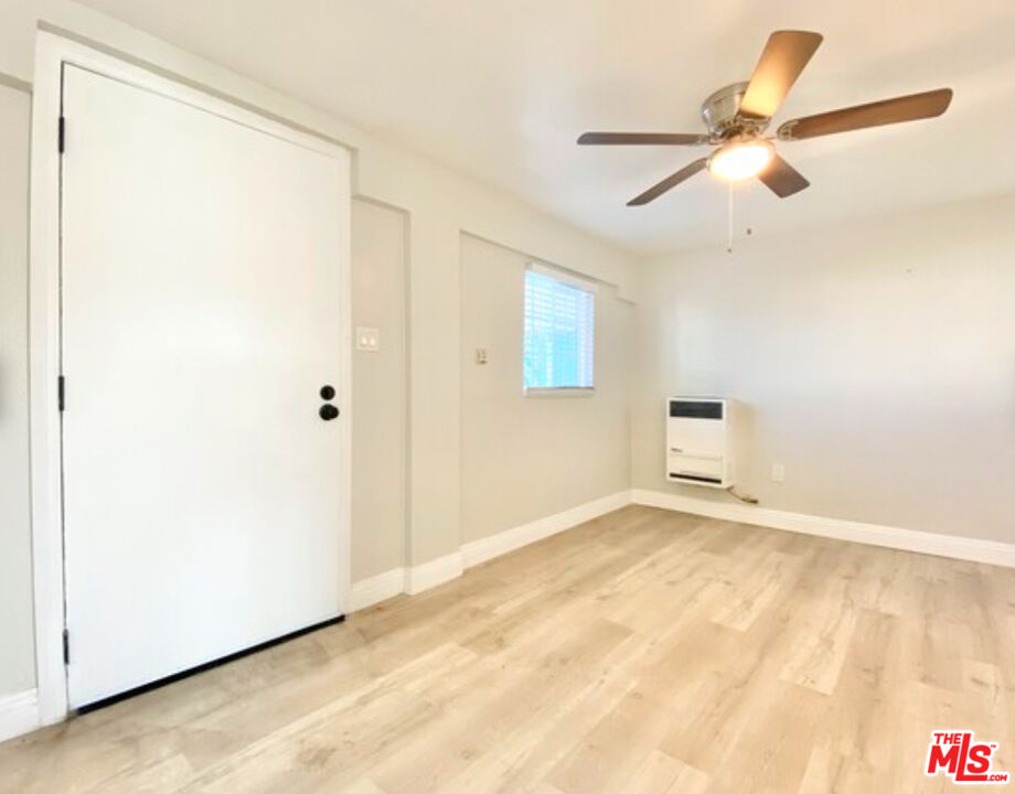 Los Angeles, California, 90003, United States, 9 Bedrooms Bedrooms, ,Residential,For Sale,1940130