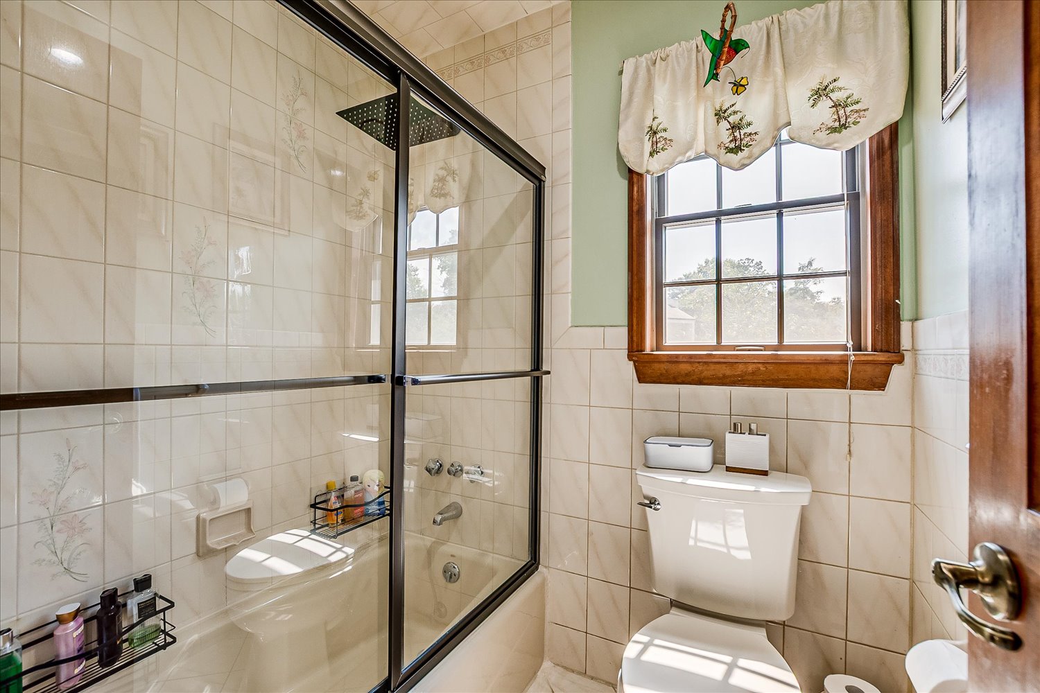 Eatontown, New Jersey, 07724, United States, 9 Bedrooms Bedrooms, ,4 BathroomsBathrooms,Residential,For Sale,1910757