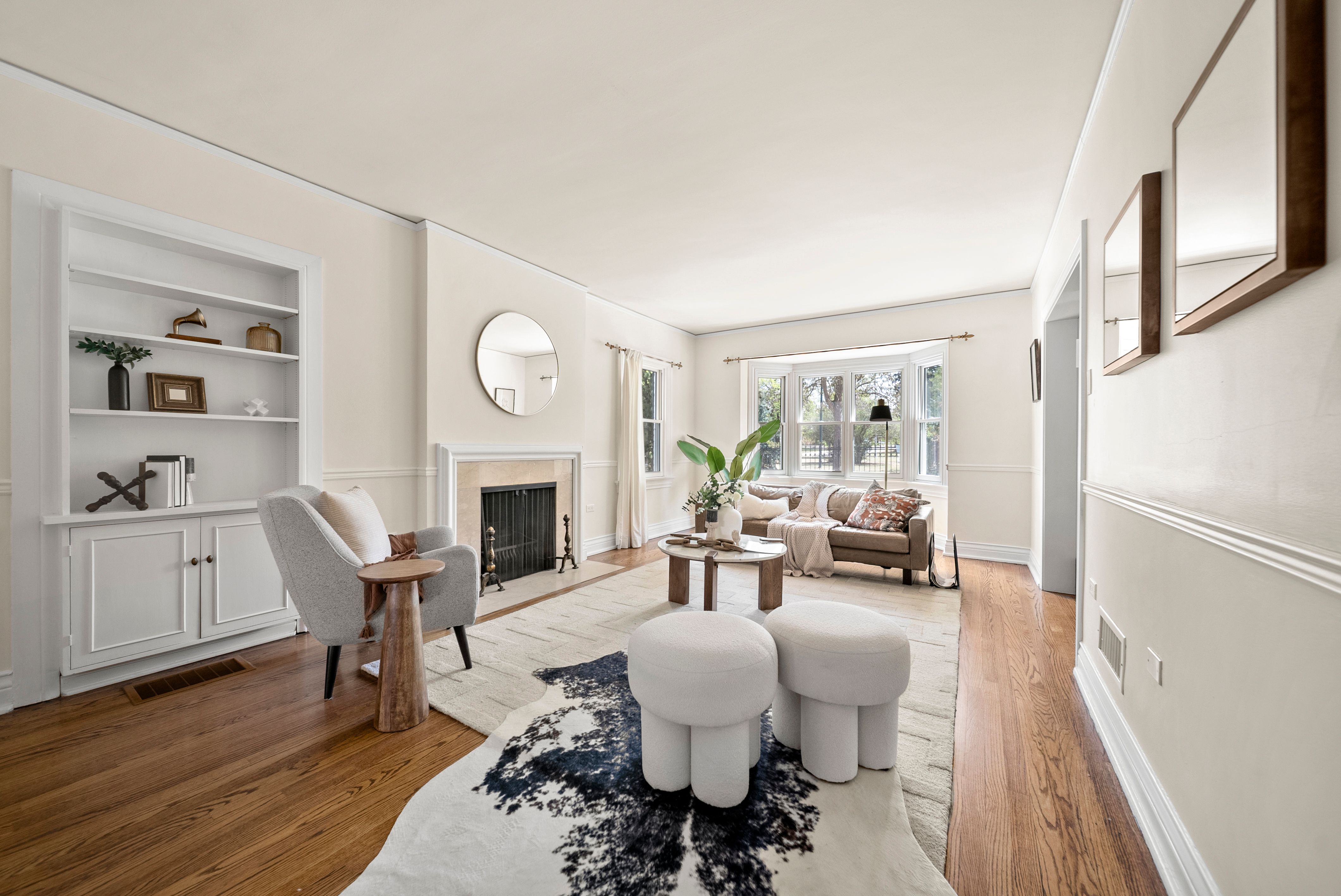 This Home Blends Historic Character with Modern Functionality - 物件實景