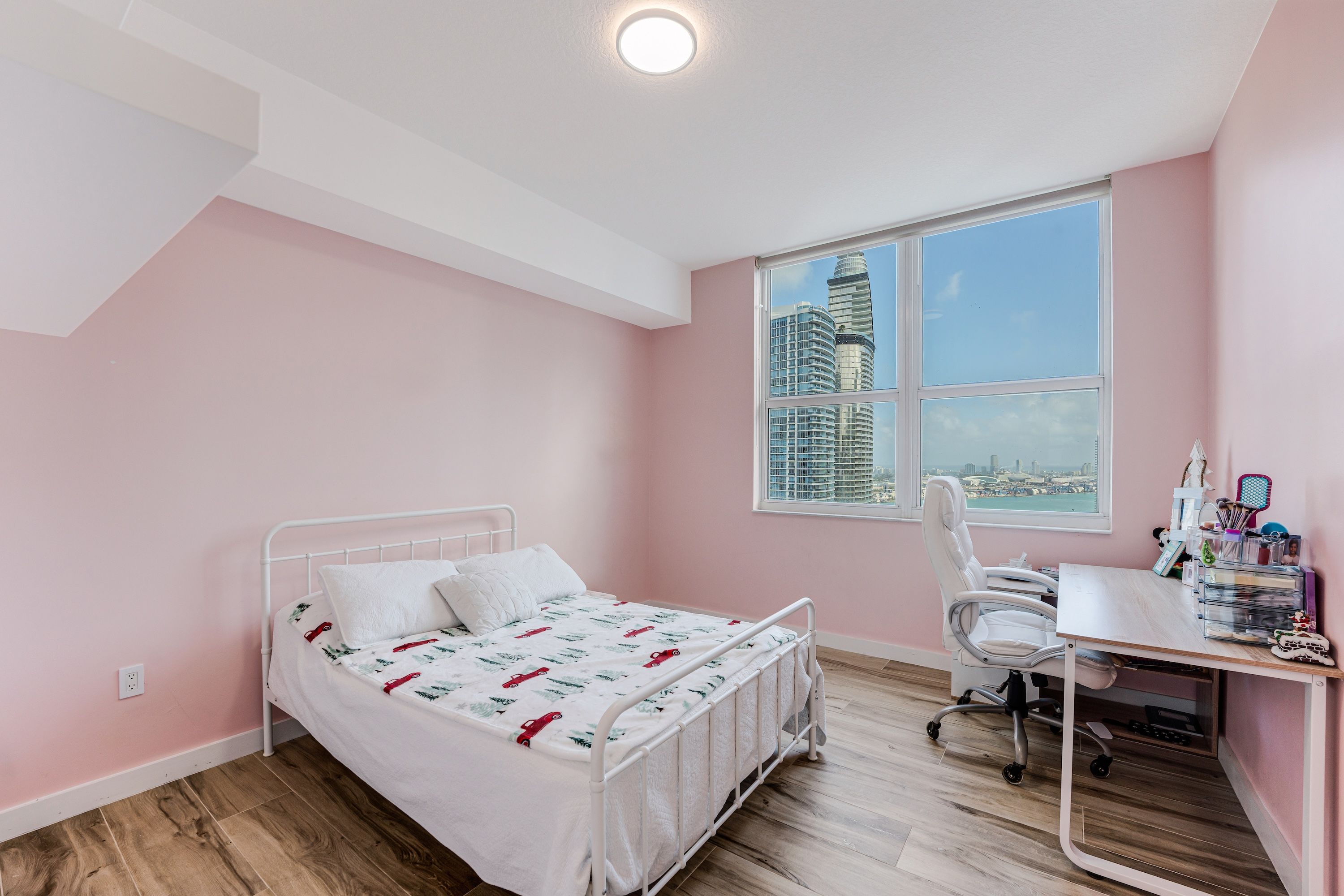  31 SE 5th St, Miami, FL, 33131 - 物件實景