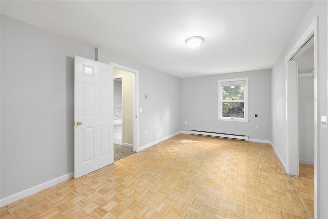 South Kingstown, Rhode Island, 02879, United States, 3 Bedrooms Bedrooms, ,2 BathroomsBathrooms,Residential,For Sale,1987683