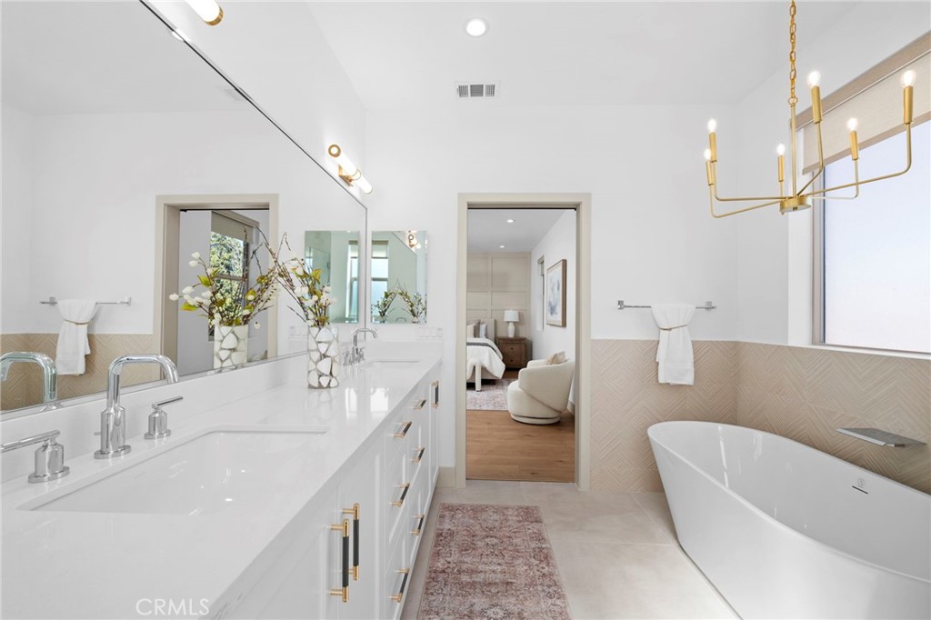 Paramount, California, 90723, United States, 4 Bedrooms Bedrooms, ,3 BathroomsBathrooms,Residential,For Sale,1926475