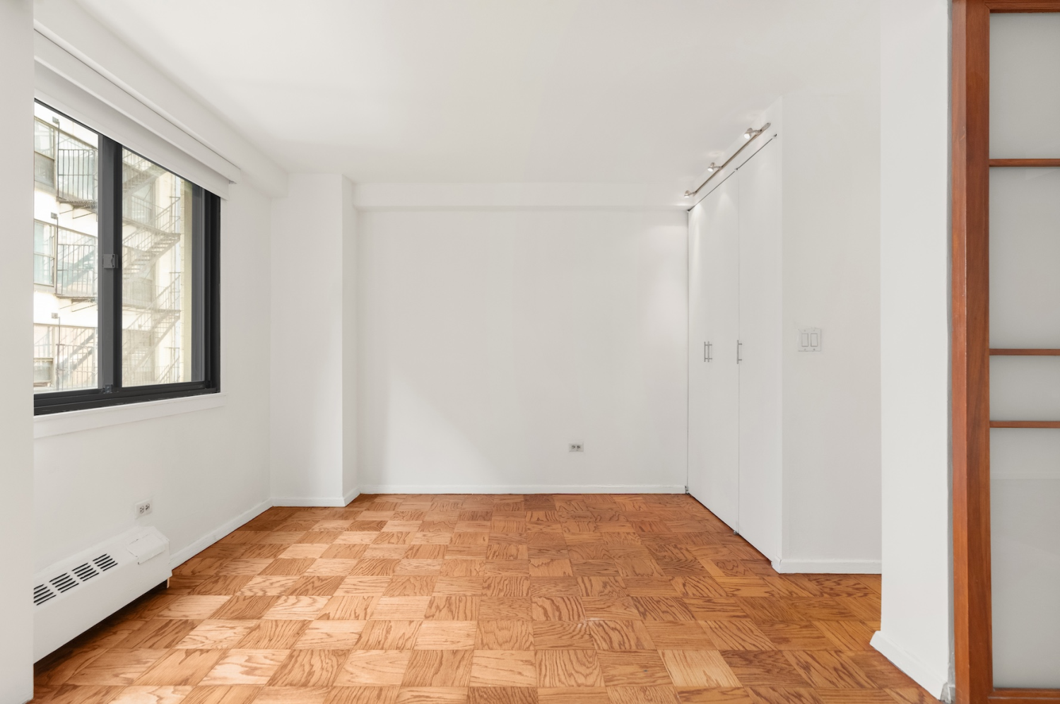 New York City, New York, 10011, United States, 1 Bedroom Bedrooms, ,1 BathroomBathrooms,Residential,For Sale,1857702