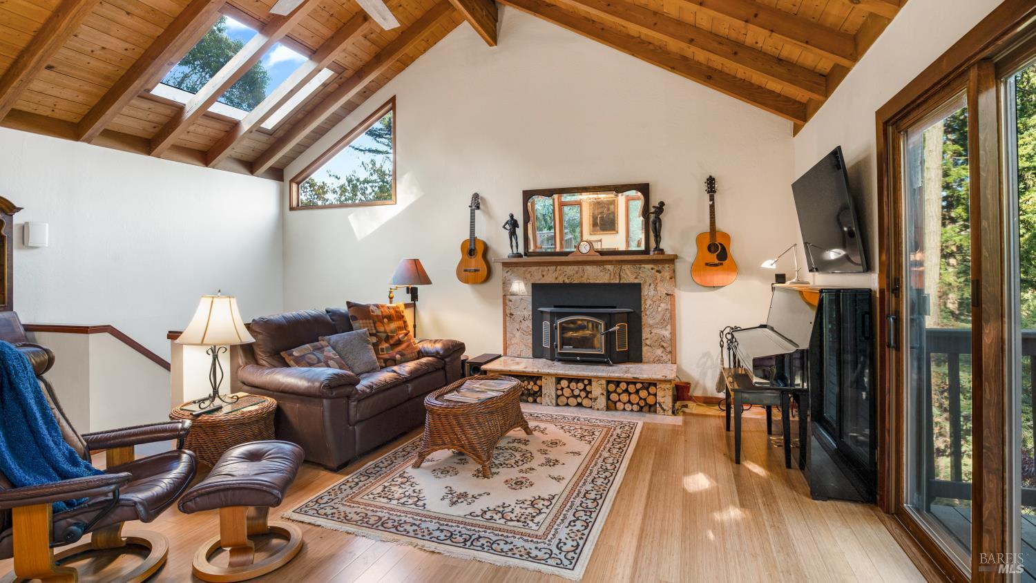 Woodacre, California, 94973, United States, 4 Bedrooms Bedrooms, ,5 BathroomsBathrooms,Residential,For Sale,1847127