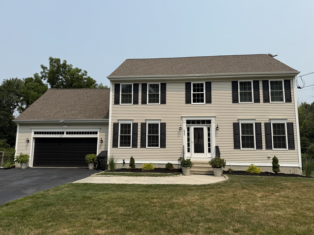 Raynham, Massachusetts, 02767, United States, 4 Bedrooms Bedrooms, ,3 BathroomsBathrooms,Residential,For Sale,1927806