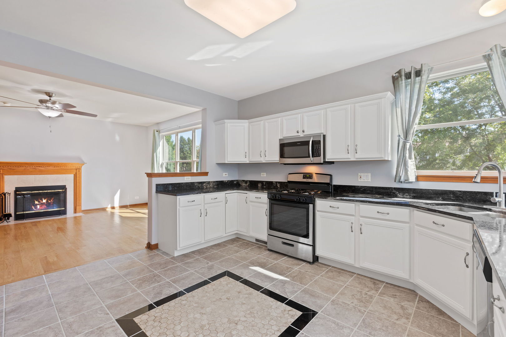 Sugar Grove, Illinois, 60554, United States, 5 Bedrooms Bedrooms, ,4 BathroomsBathrooms,Residential,For Sale,1949761