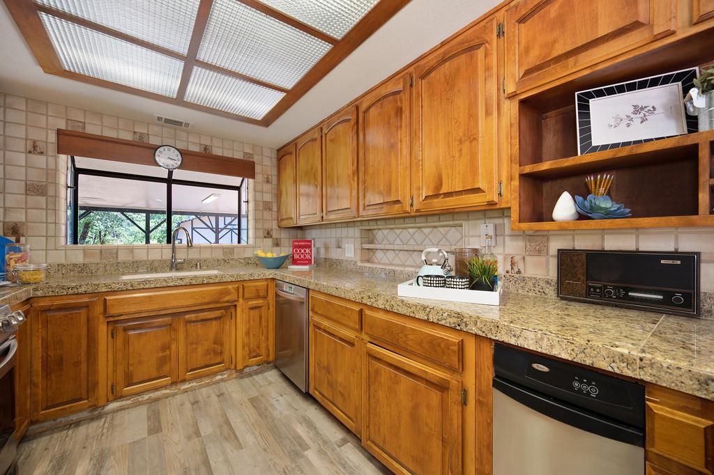 Applegate, California, 95703, United States, 3 Bedrooms Bedrooms, ,3 BathroomsBathrooms,Residential,For Sale,1912050