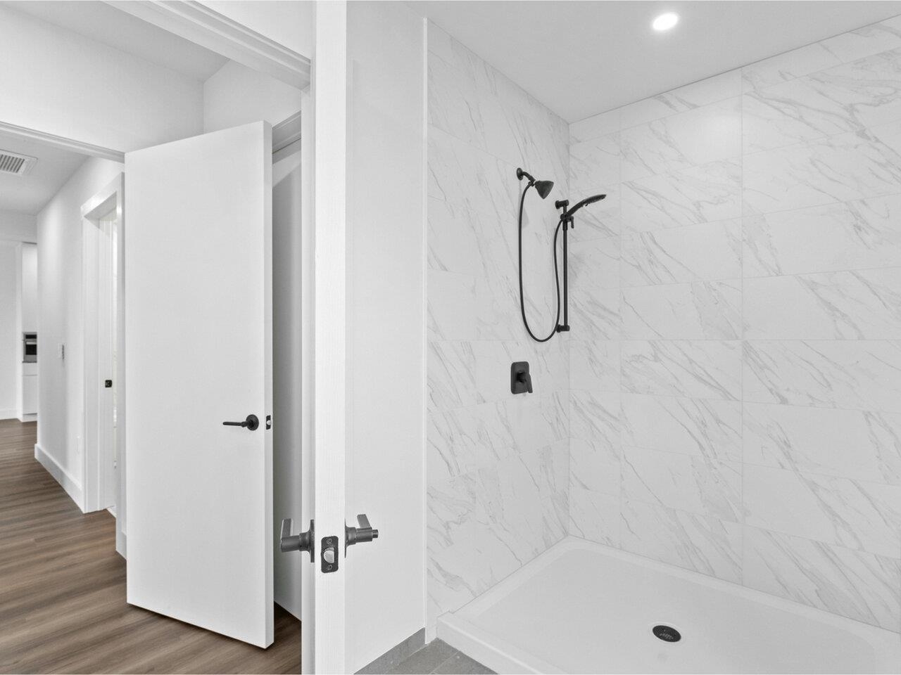 Burlington, Vermont, 05401, United States, 2 Bedrooms Bedrooms, ,1 BathroomBathrooms,Residential,For Sale,1941780