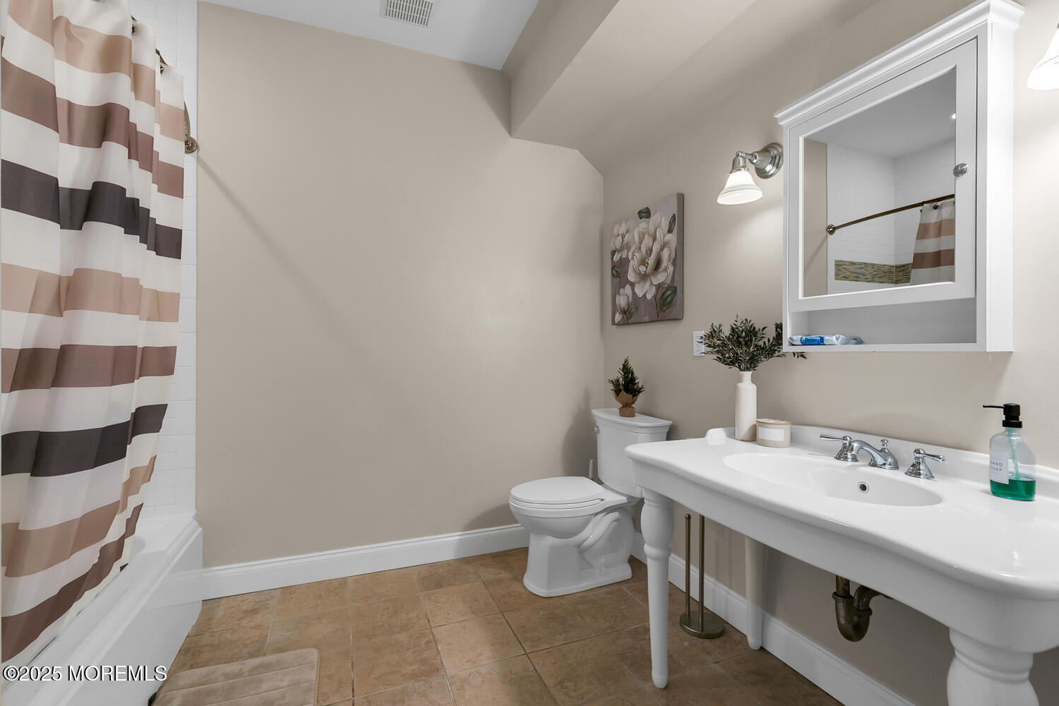 Middletown, New Jersey, 07748, United States, 4 Bedrooms Bedrooms, ,5 BathroomsBathrooms,Residential,For Sale,1990741