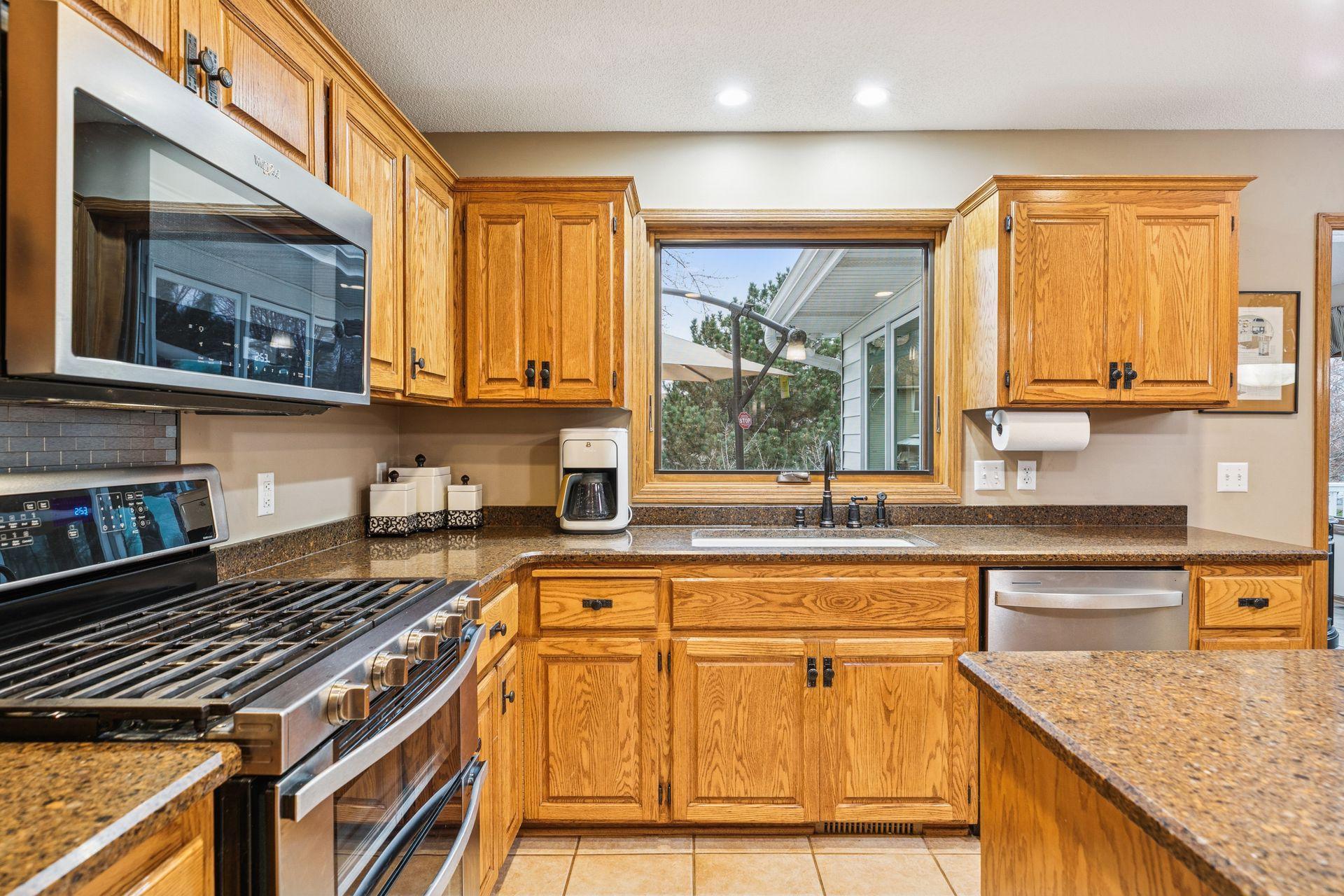 Woodbury, Minnesota, 55129, United States, 5 Bedrooms Bedrooms, ,3 BathroomsBathrooms,Residential,For Sale,1998443