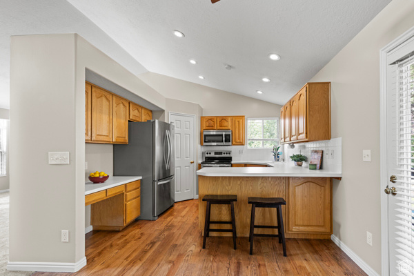 South Ogden, Utah, 84403, United States, 4 Bedrooms Bedrooms, ,3 BathroomsBathrooms,Residential,For Sale,1933681
