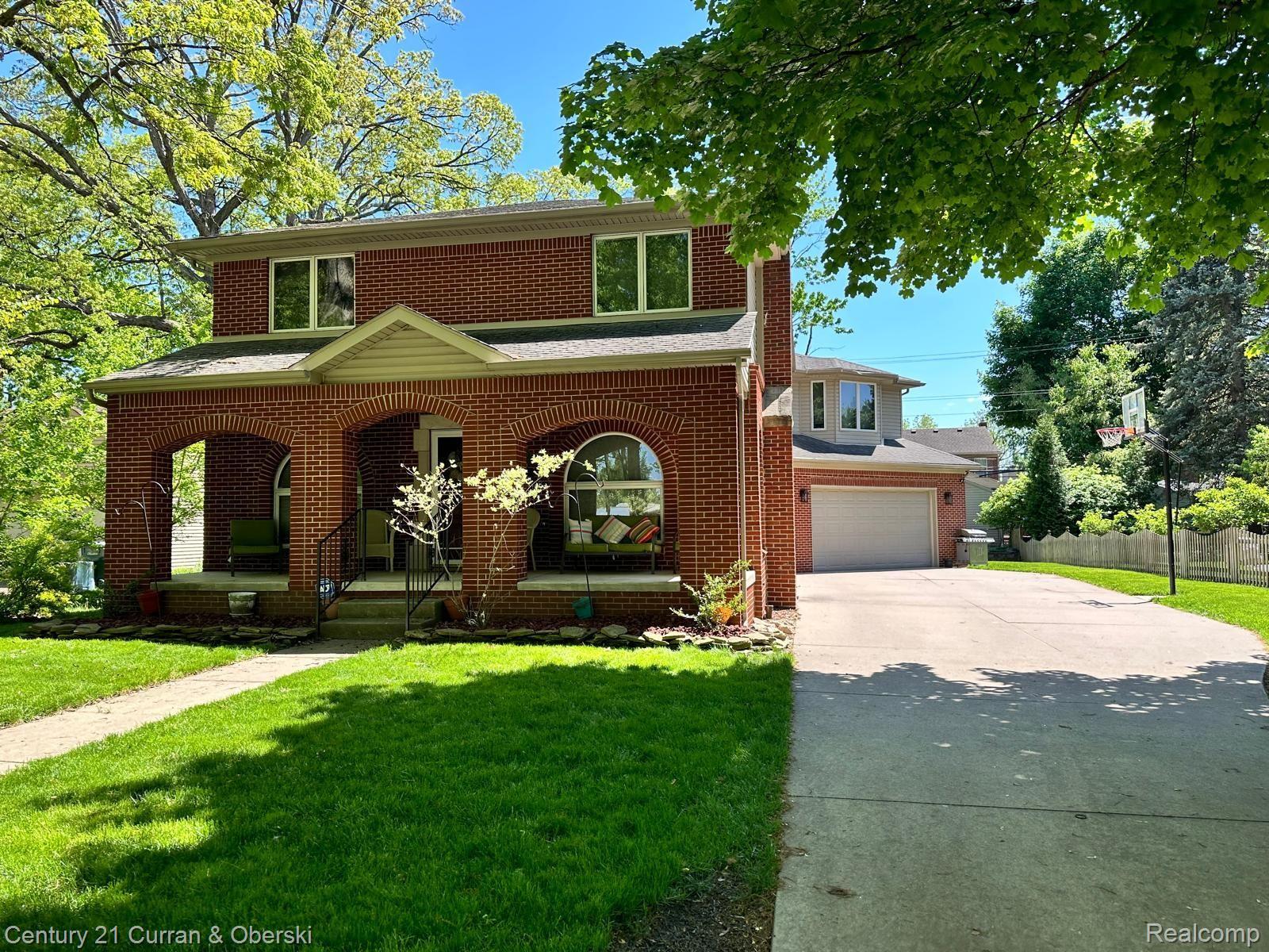 Dearborn, Michigan, 48128, United States, 4 Bedrooms Bedrooms, ,3 BathroomsBathrooms,Residential,For Sale,1908051