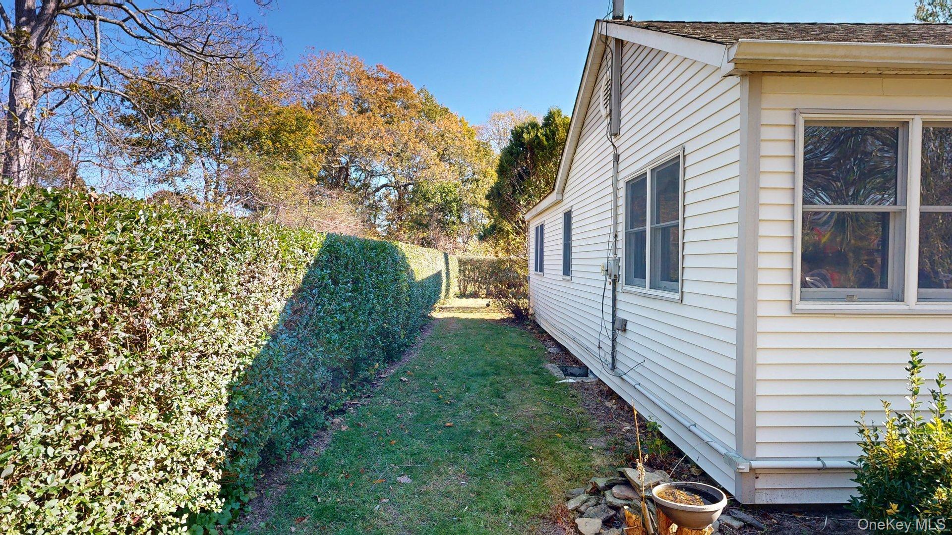 Center Moriches, New York, 11934, United States, 3 Bedrooms Bedrooms, ,1 BathroomBathrooms,Residential,For Sale,1990243