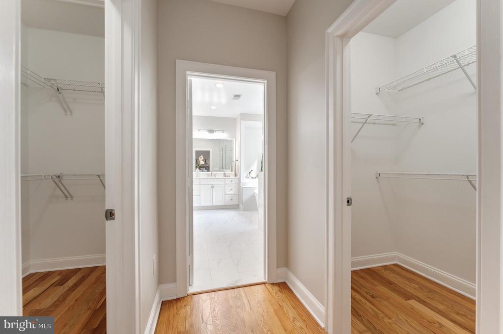 Fairfax, Virginia, 22033, United States, 6 Bedrooms Bedrooms, ,6 BathroomsBathrooms,Residential,For Sale,1973786