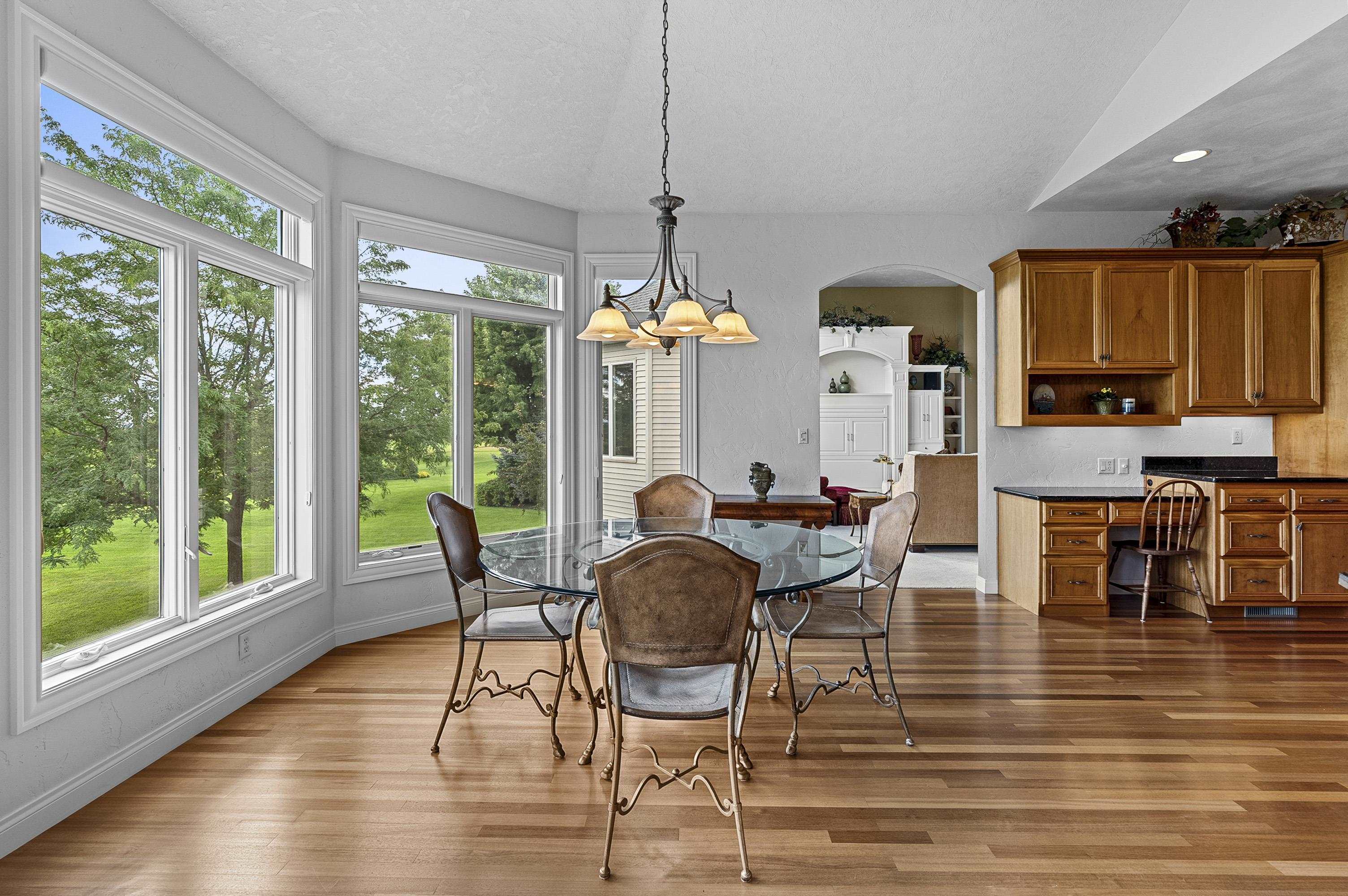NEENAH, Wisconsin, 54956, United States, 3 Bedrooms Bedrooms, ,3 BathroomsBathrooms,Residential,For Sale,1927222